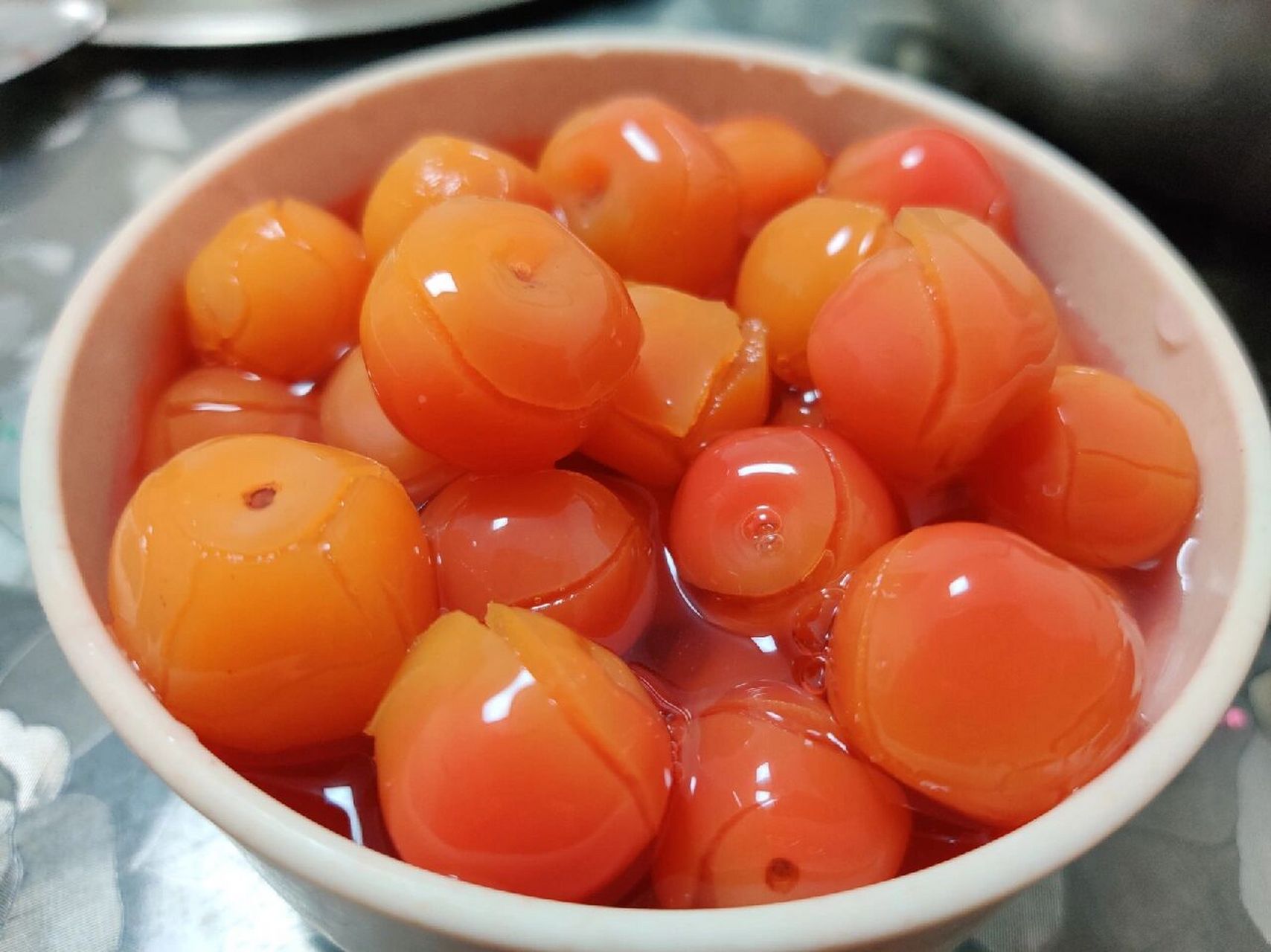 自制海棠果罐头 第一步,路边找点干净的海棠果.