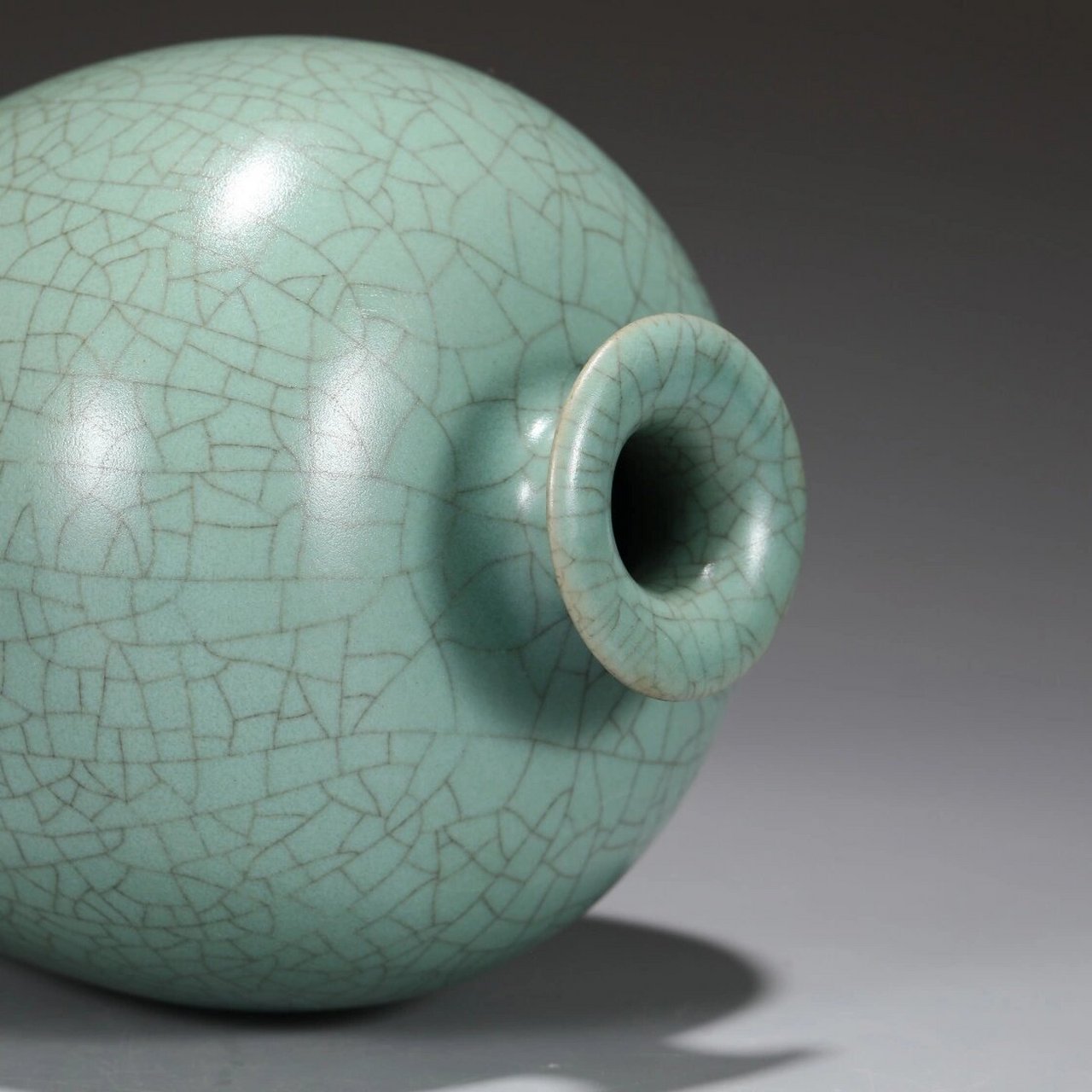 旧藏 北宋 汝窑天青釉梅瓶 尺寸:高26.8公分 肚径12.5公分