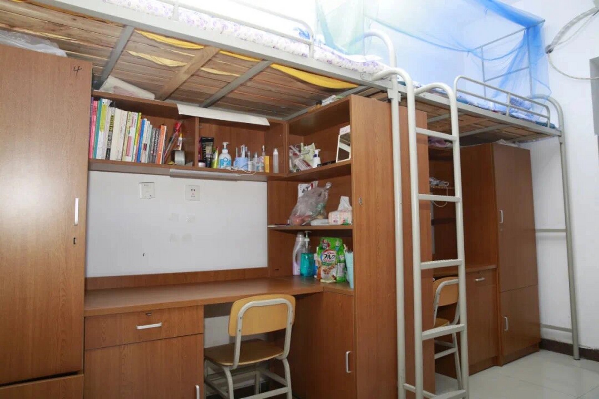 徐州幼师宿舍 洞山校区宿舍来啦 宿舍拥有独立卫生间,独立洗漱间,直饮