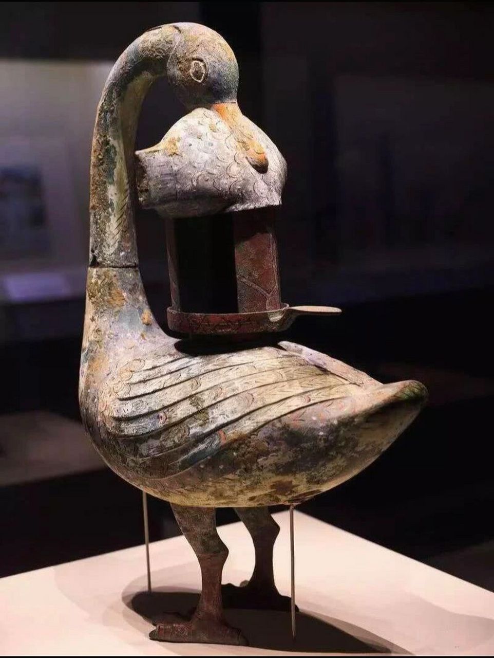 文物国宝③|雁鱼铜灯:两千年前的环保杰作 西汉彩绘雁鱼铜灯我在山西