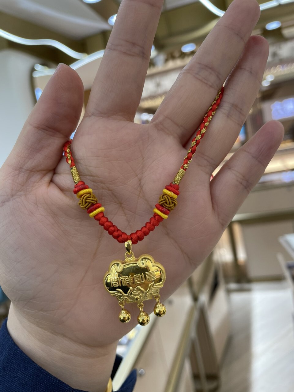 金锁寓意 金锁一戴,得偿所愿.