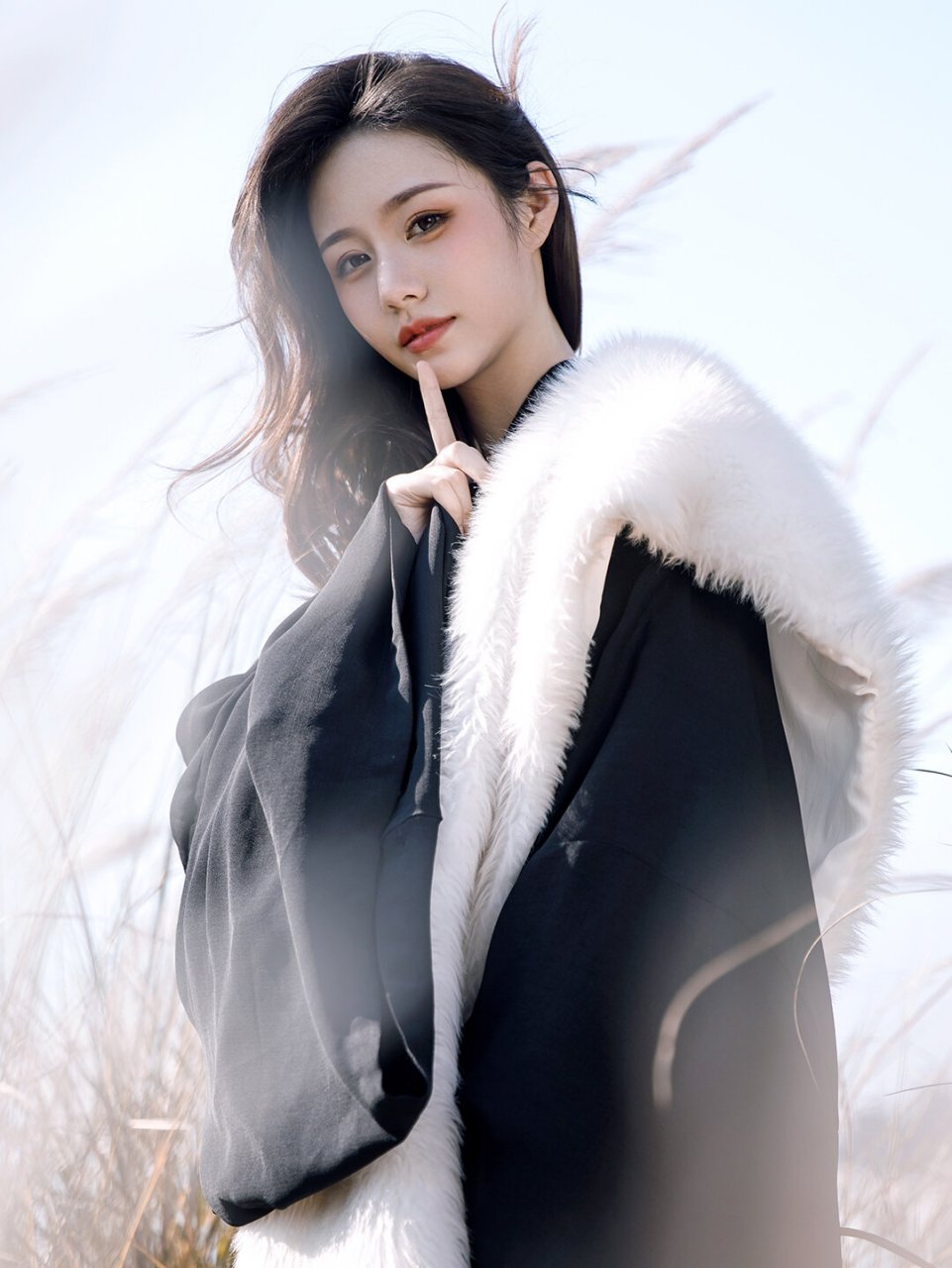 秋日暖阳下的芦苇荡,太适合拍古风写真了!