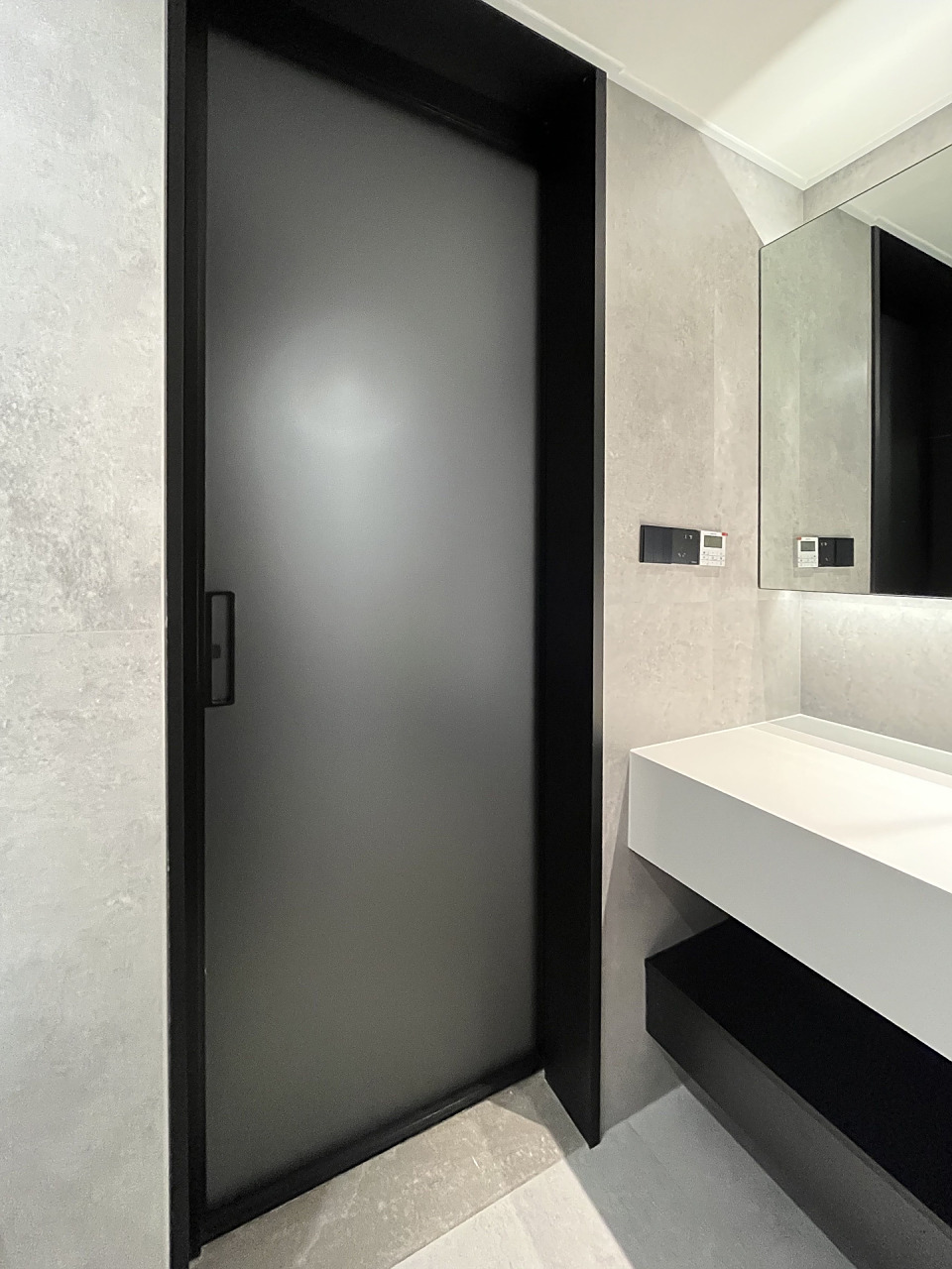 分享一下我家的灰油砂玻璃门,真的很好看呀 我家颜值耐看的灰油砂移门