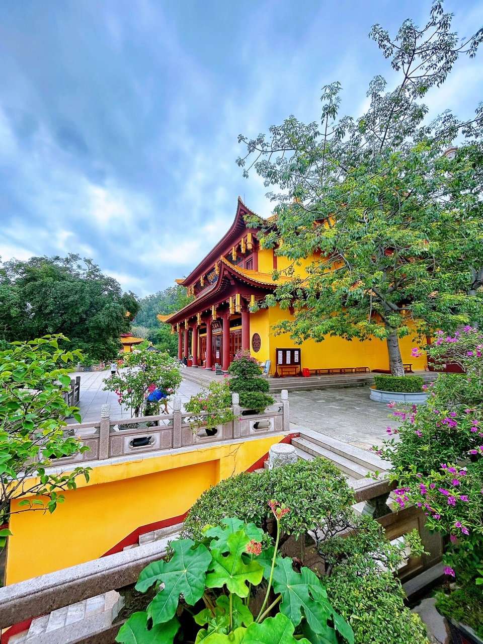 厦门石室禅院 千年古刹——石室禅院 地址:厦门市海沧区阳顺路8号 就