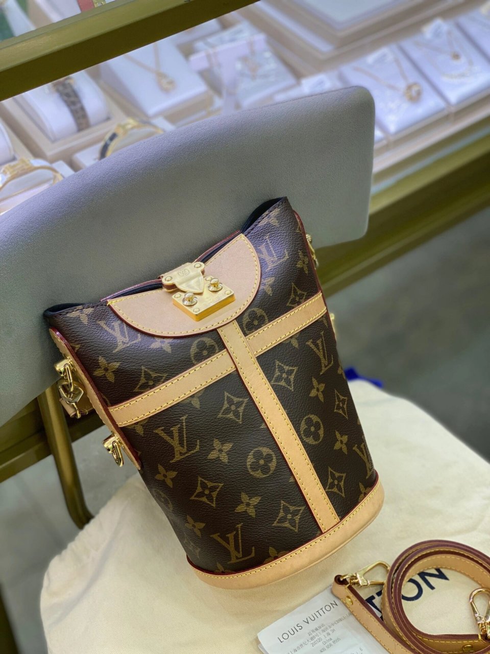 lv路易威登 爆款老花薯条包 90lv路易威登  老花薯条包93 众多