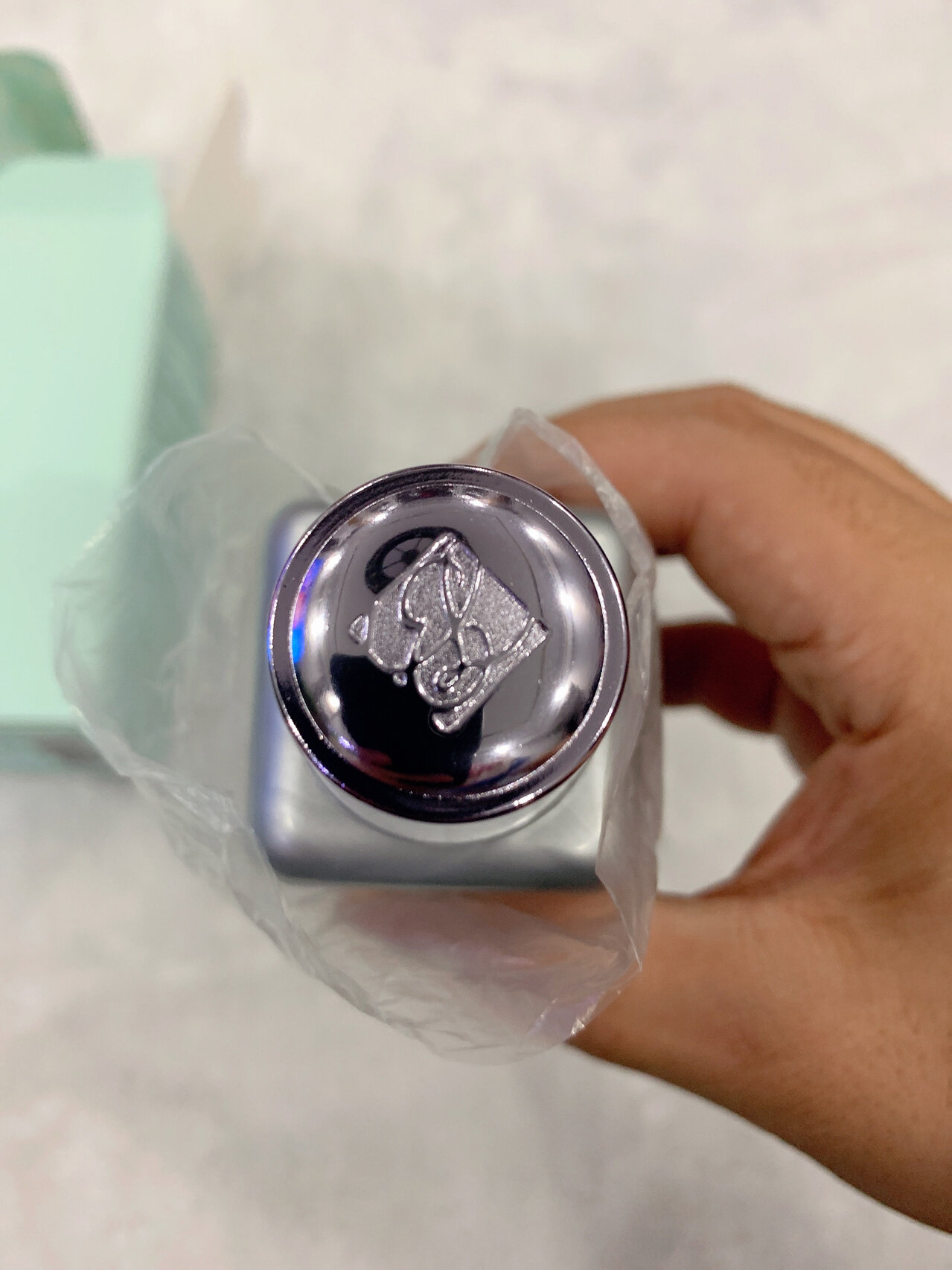 雅诗兰黛线雕精华 假货展示