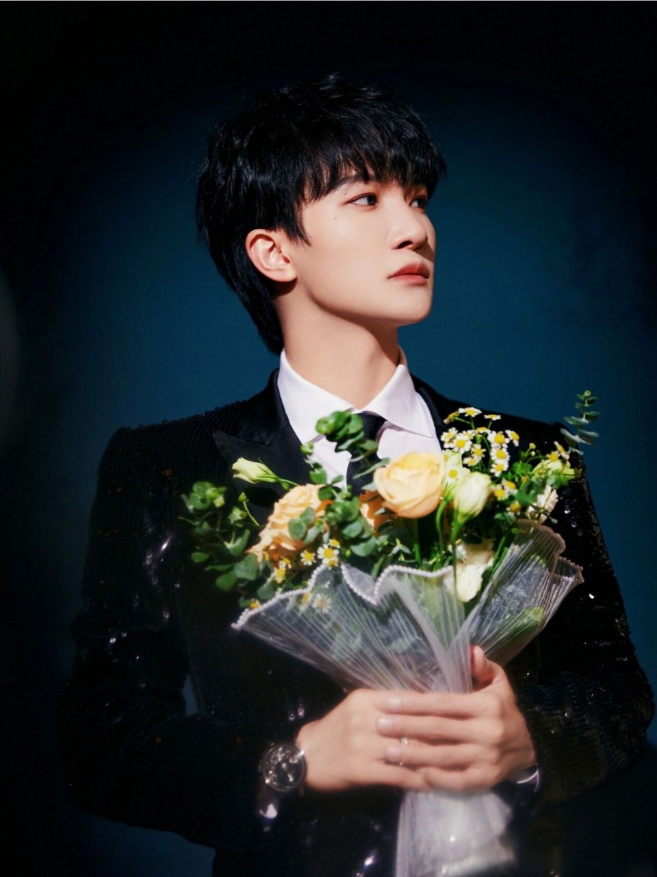 7815周深这组照片也太好看了吧!9898 超适合做屏保.