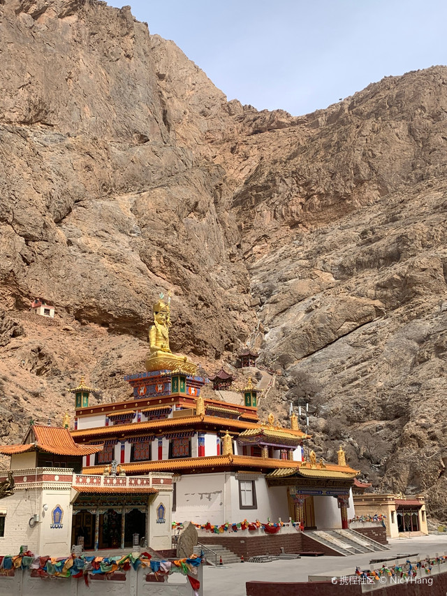 阴山中的光|打卡磴口阿贵庙