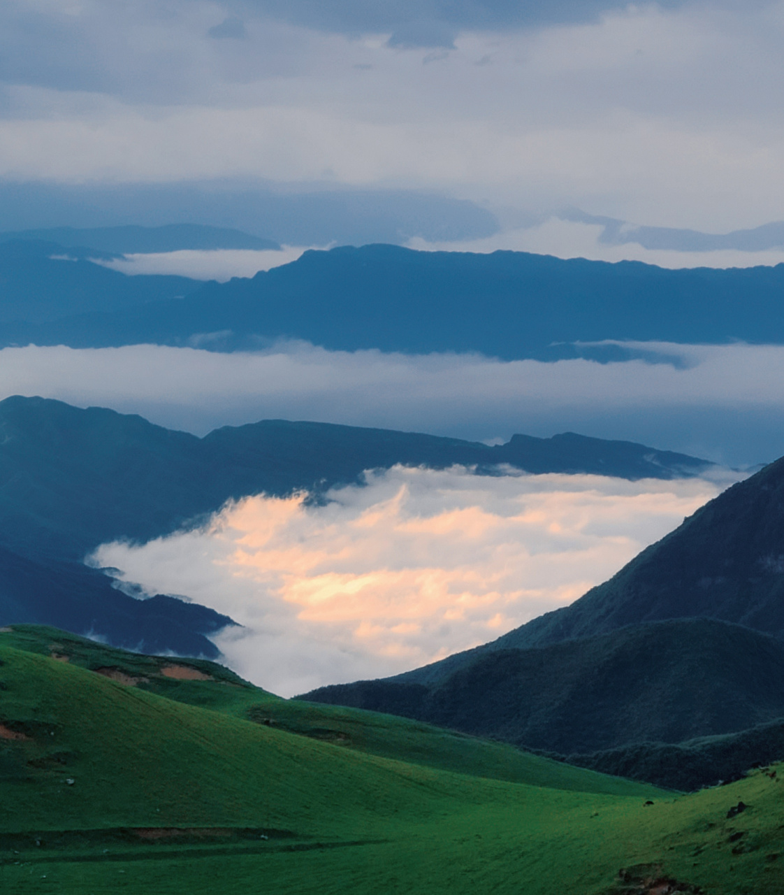 约上三两好友,带上火锅,带上帐篷,去云南省永善县马楠乡露一场营吧