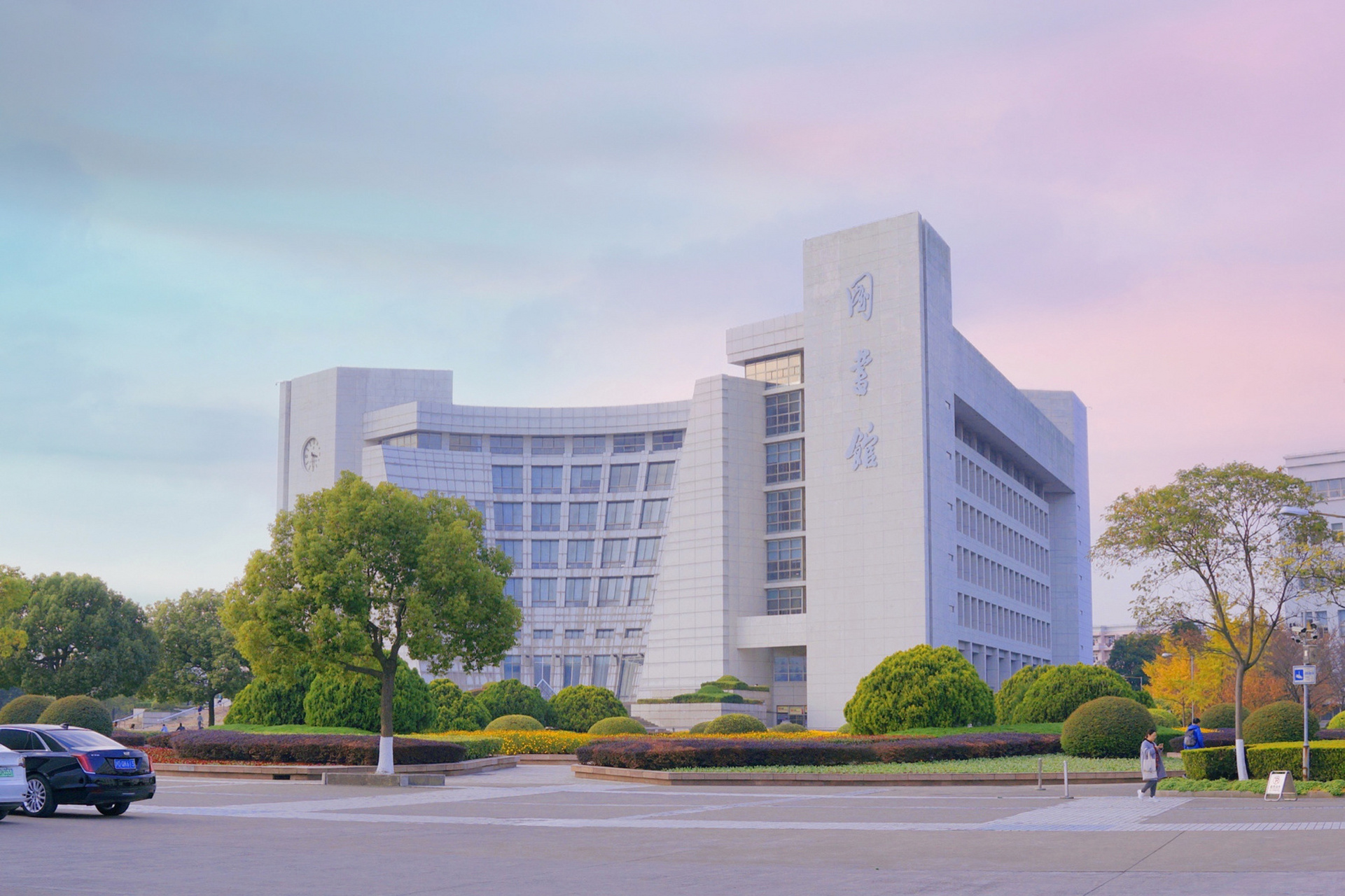 最美校园|上海大学最美秋季 上海大学是我的母校,希望我的照片,不负