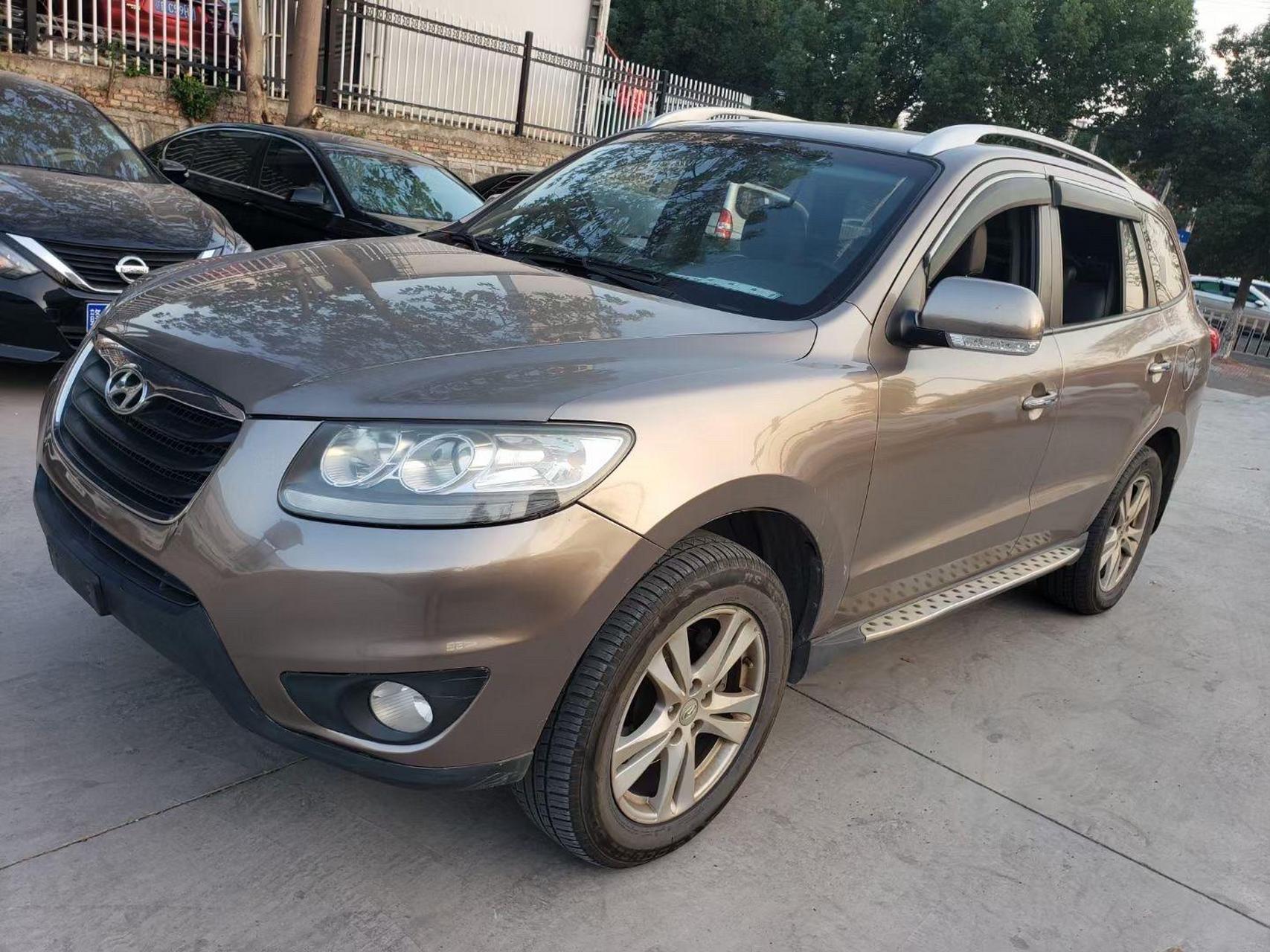 超级划算的纯进口四驱七座suv.新到2011年现代胜达,2.