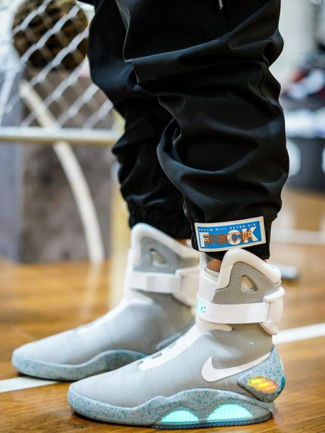 mag back to the future nike air mag back to the future 回到未来