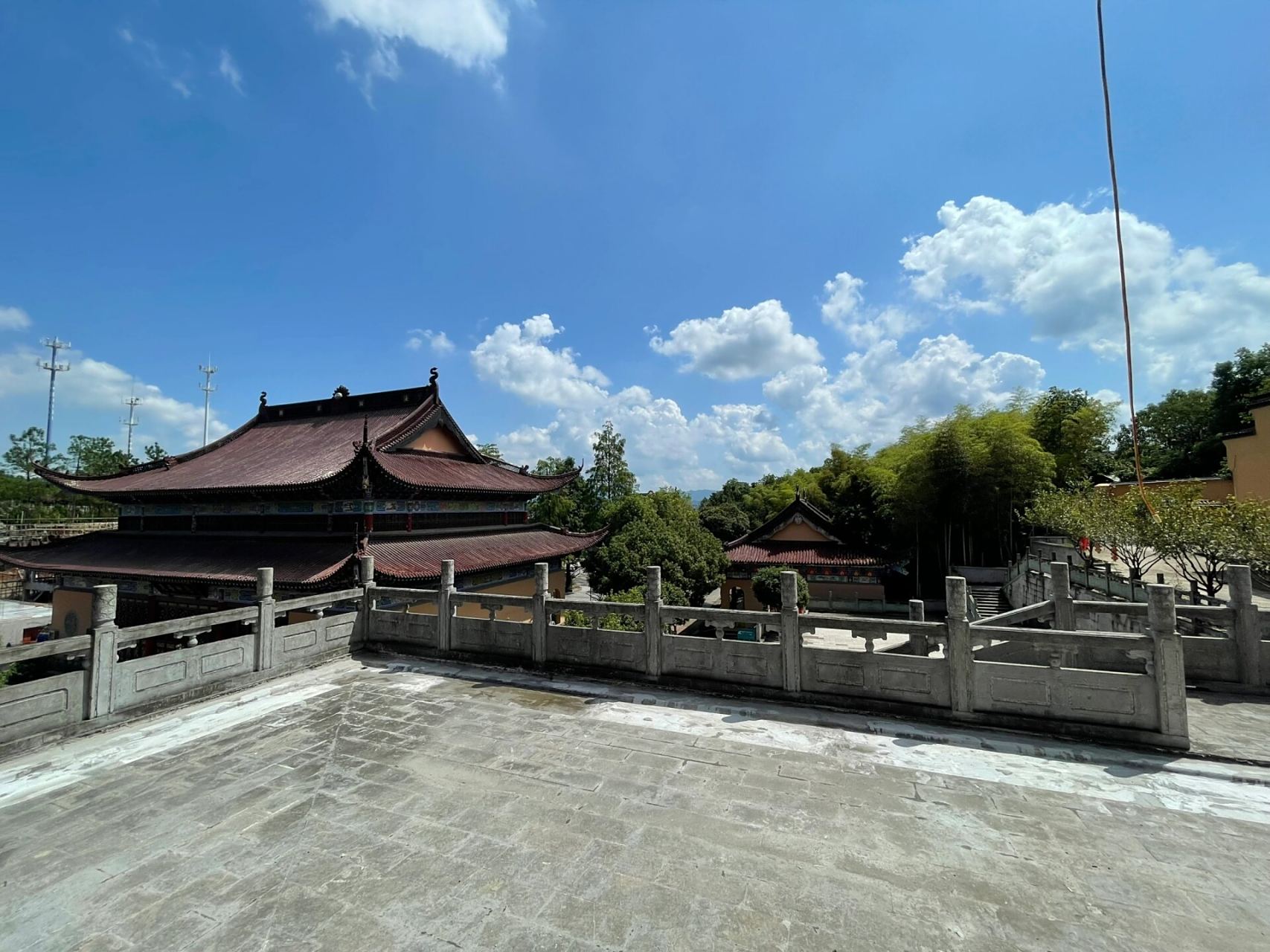 梧桐寺 余杭区梧桐寺,蓝天白云高塔钟楼.