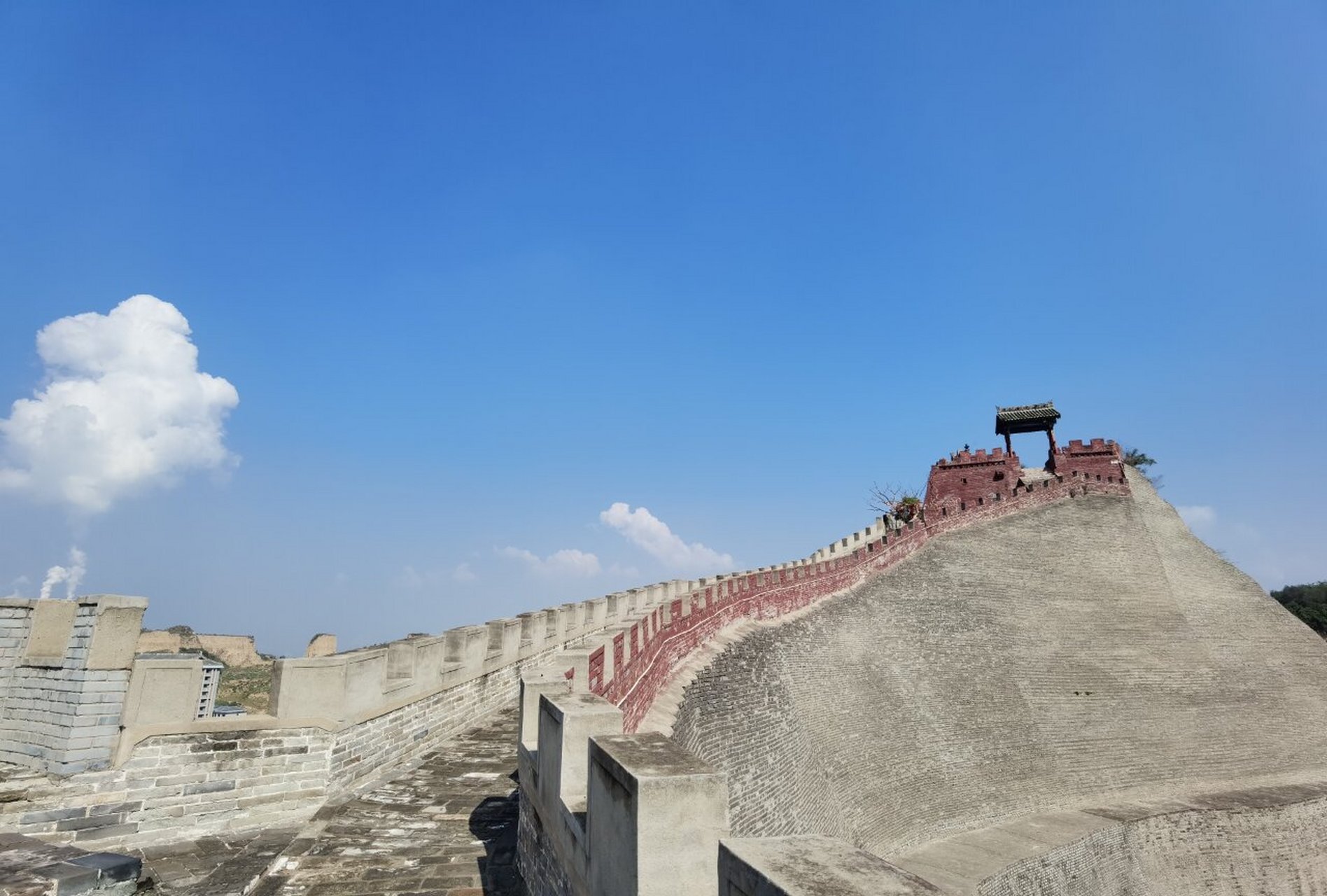 河津旅游随笔:九龙庙 九龙庙又名玄武庙或真武庙,三面荡空,居势高峻