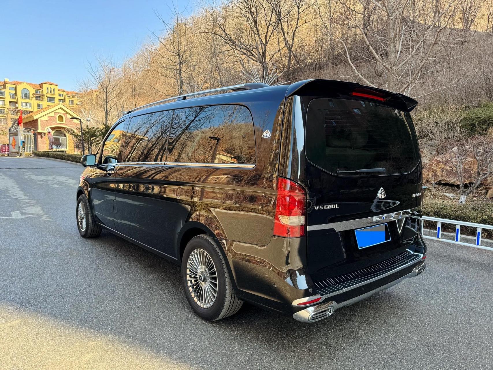 0t精英版,完美升级迈巴赫vs680l,全车一件划痕补漆,个人一手车!