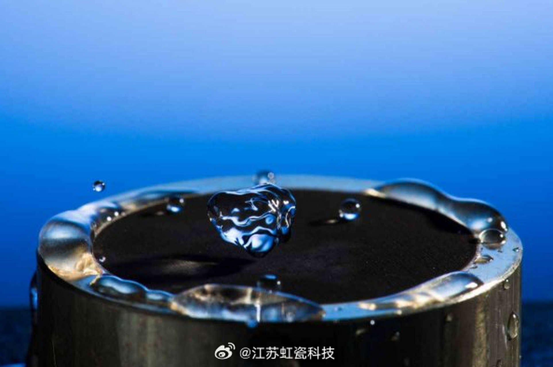 超亲水光催化涂料是一种具有高亲水性能的光催化材料.