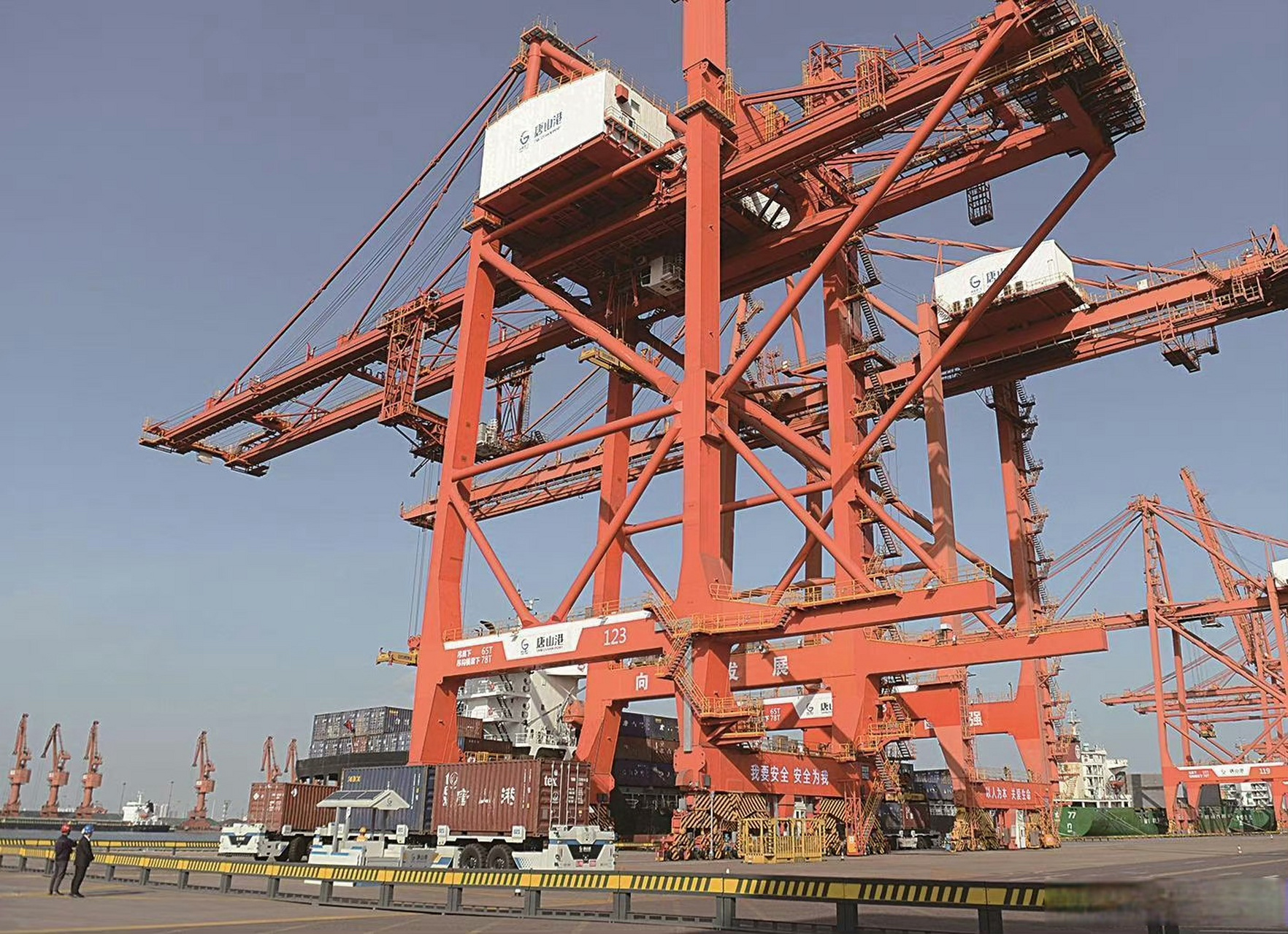 我是家乡代言人河北活动# 【京唐港区集装箱码头进行智能化改扩建】