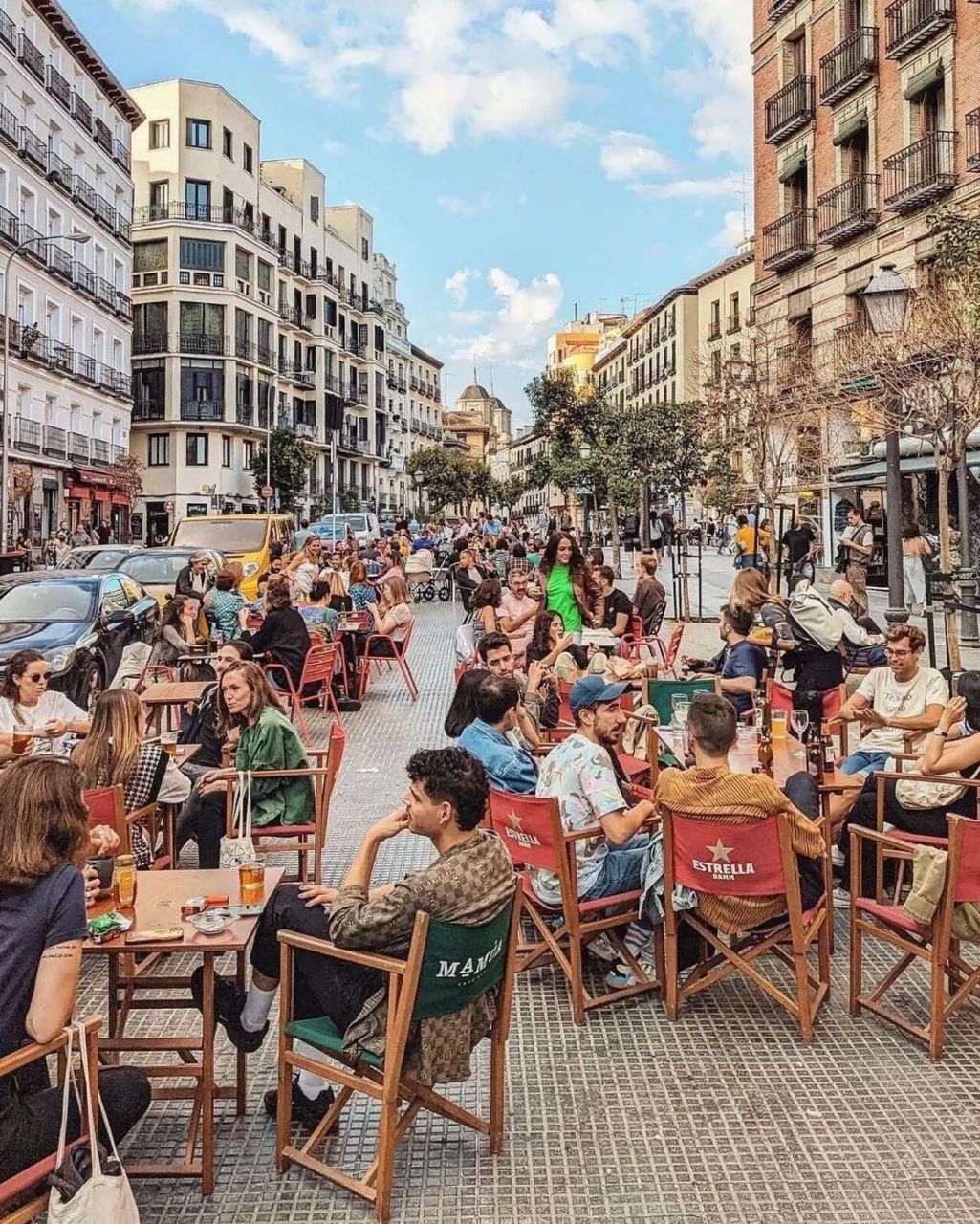 必看景点:马德里王宫,普拉多博物馆,太阳门广场,主广场,提森博物馆