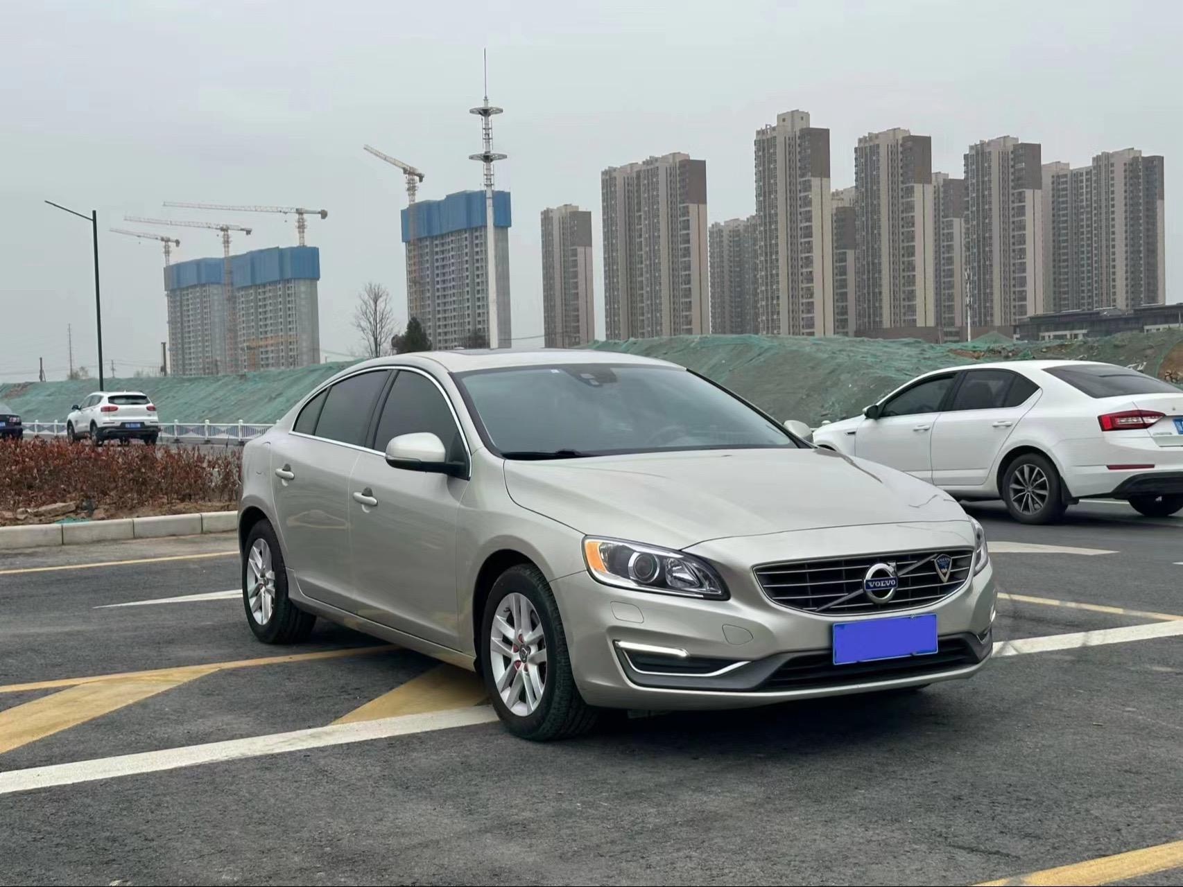 最新拿下17年17款沃尔沃s60l  t3   智进版,安全行驶6万多公里,个人