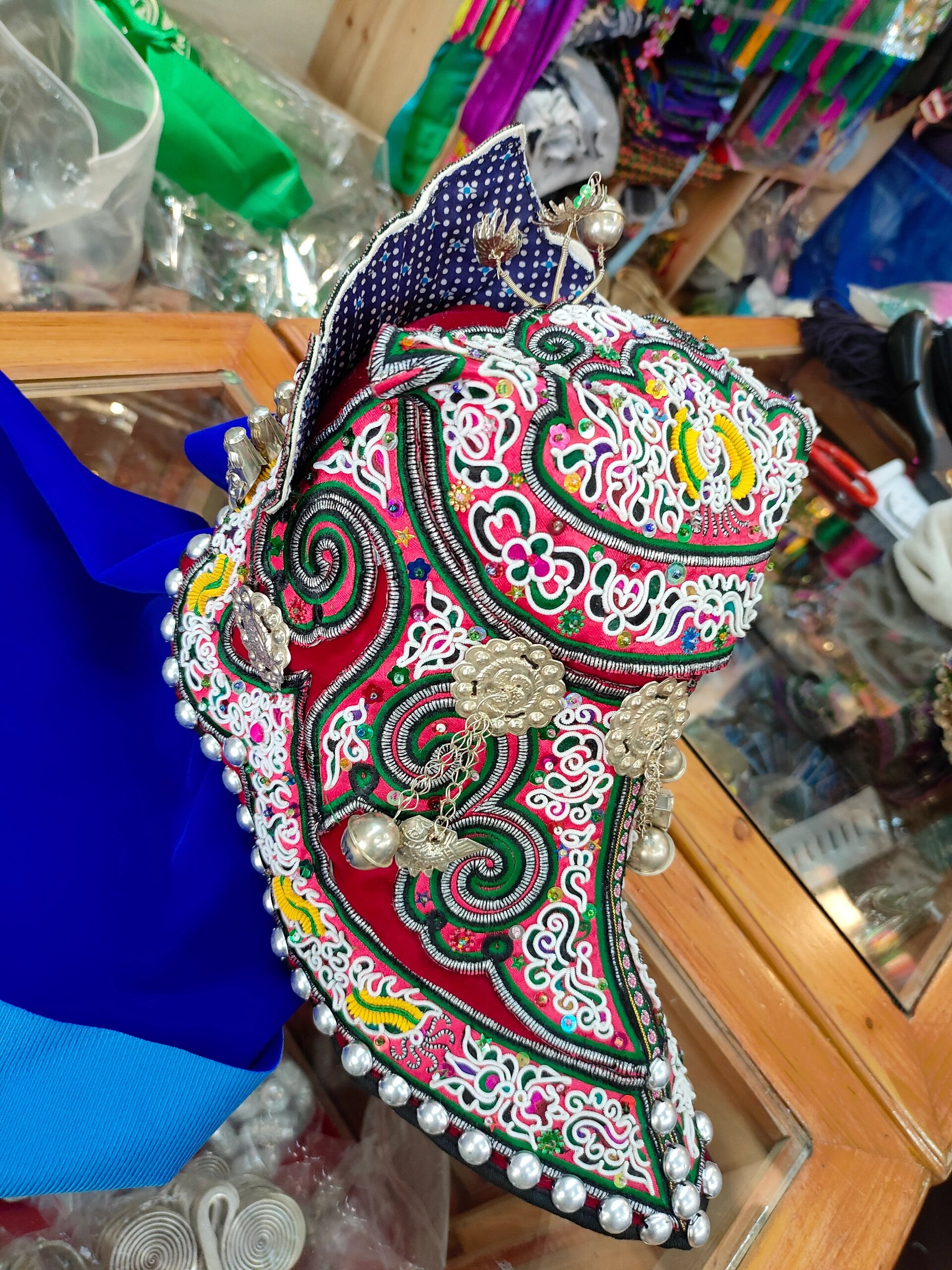 少数民族侗族地区纯手工帽子