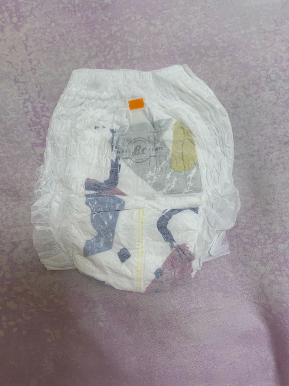 另:有在用bbc拉拉裤的妈妈吗?这上面的黄色粘胶是干啥的