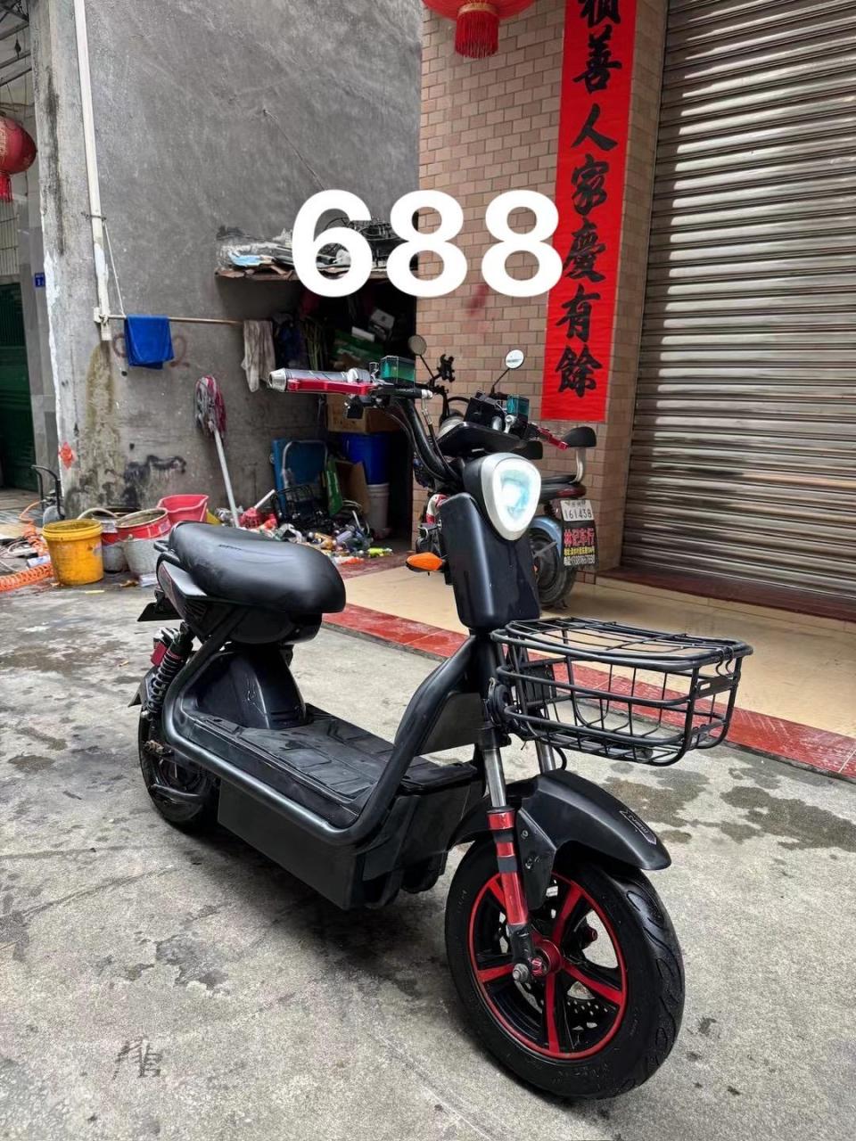 极酷 72v 23年2月份的车 原装配置 688