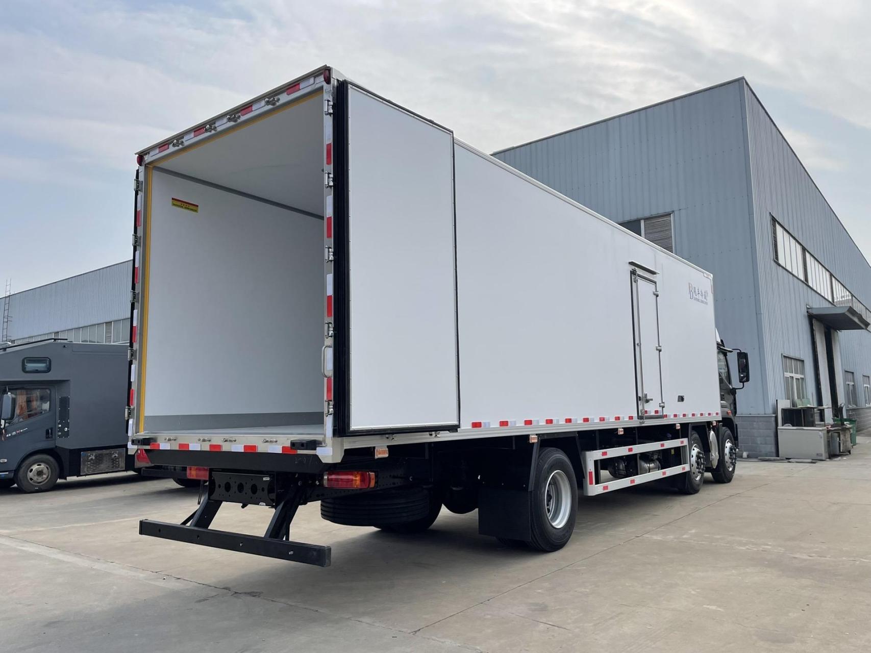 9米6三轴自动挡冷藏车福田欧曼行星.