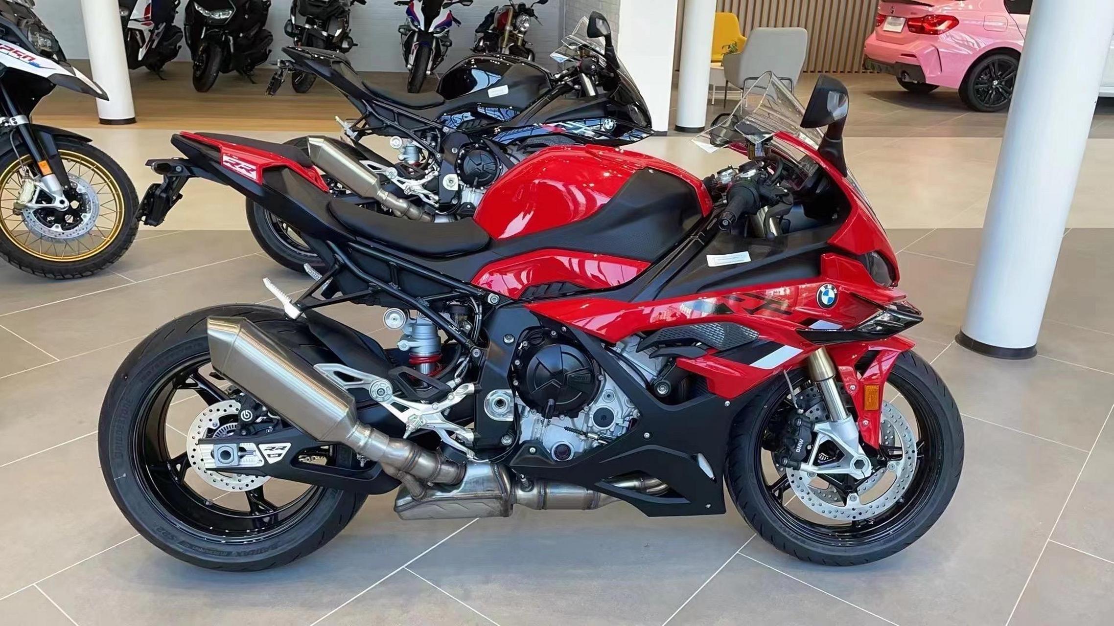 全新bmw s1000rr红色指导价253900,优惠35000!错过的朋友还来得及!