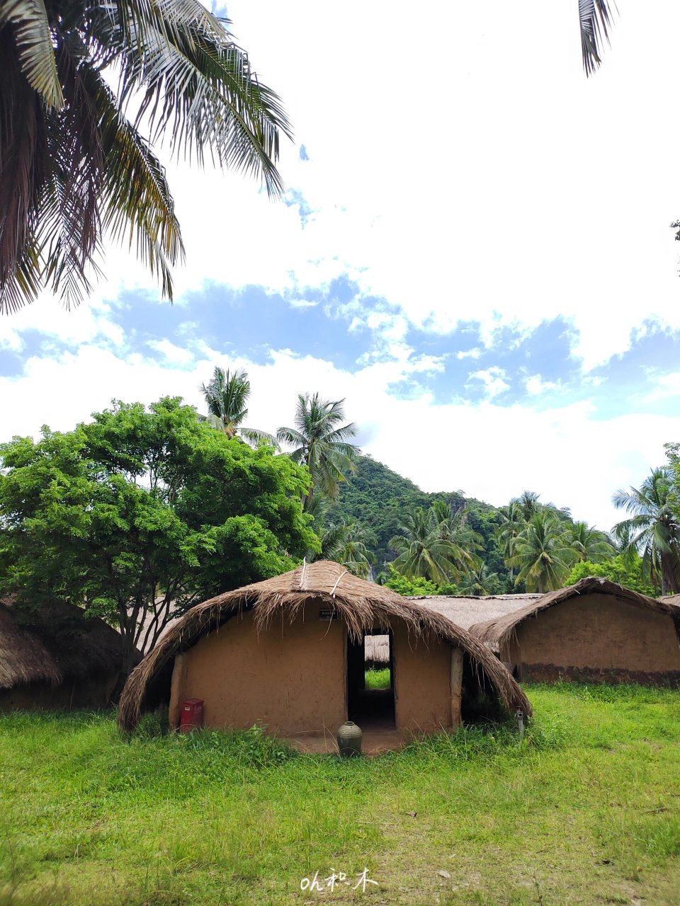 海南东方:白查船屋 白查村:最后的黎族部落 	 白查船型屋位于海南省