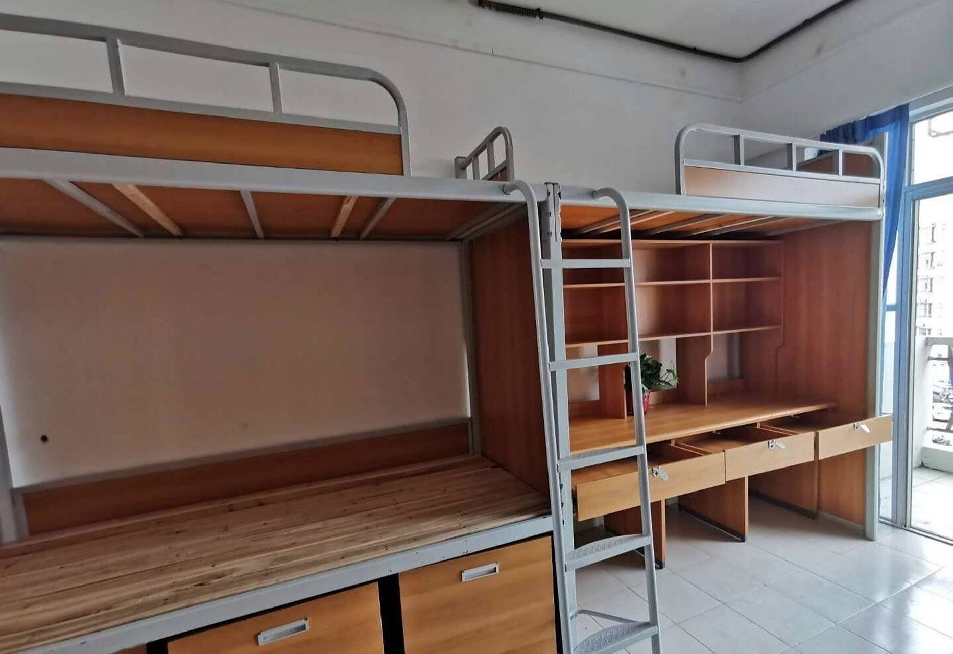 温州大学有茶山a区,b区,c区,d区,e区5个宿舍区和学院路校区成教宿舍