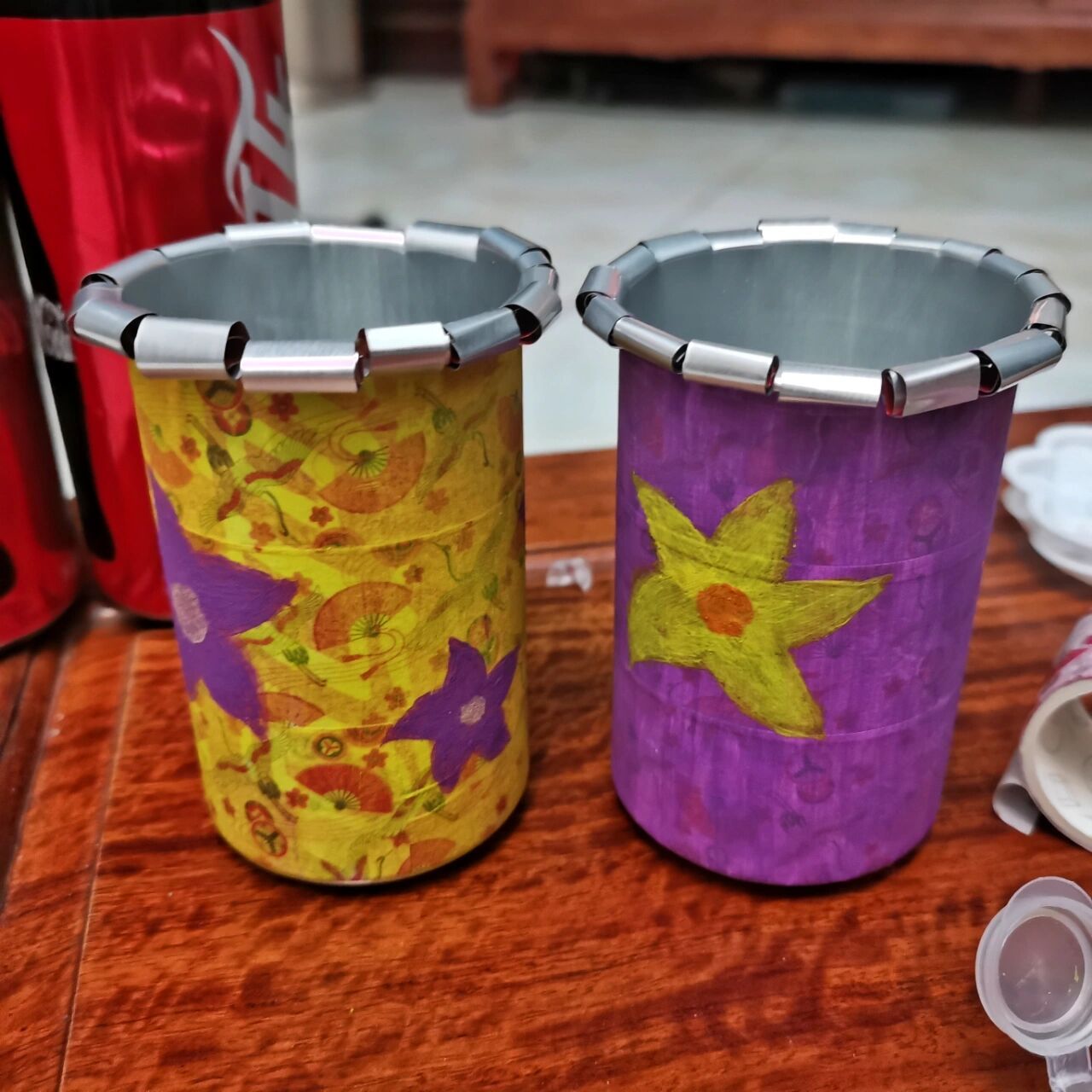 diy|易拉罐花盆|变废为宝 材料:易拉罐 剪刀 纸胶带 画笔 颜料 步骤