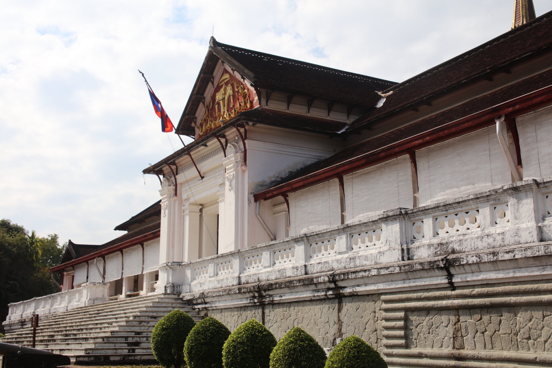 老挝琅勃拉邦皇宫博物馆 老挝琅勃拉邦皇宫博物馆,因博物馆里不能拍照