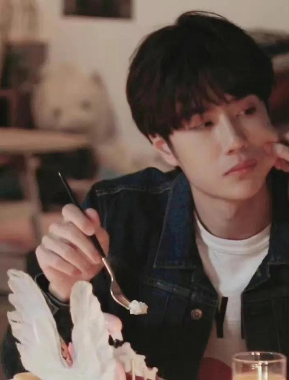 捏脸福利?王一博