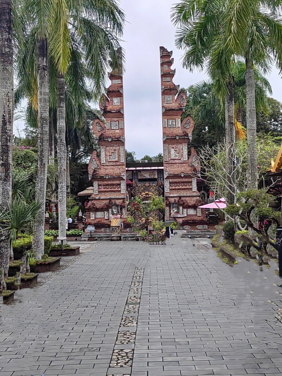 兴隆的巴厘村,听名字就知道有着浓浓的印尼风,面积不大,为数不多的