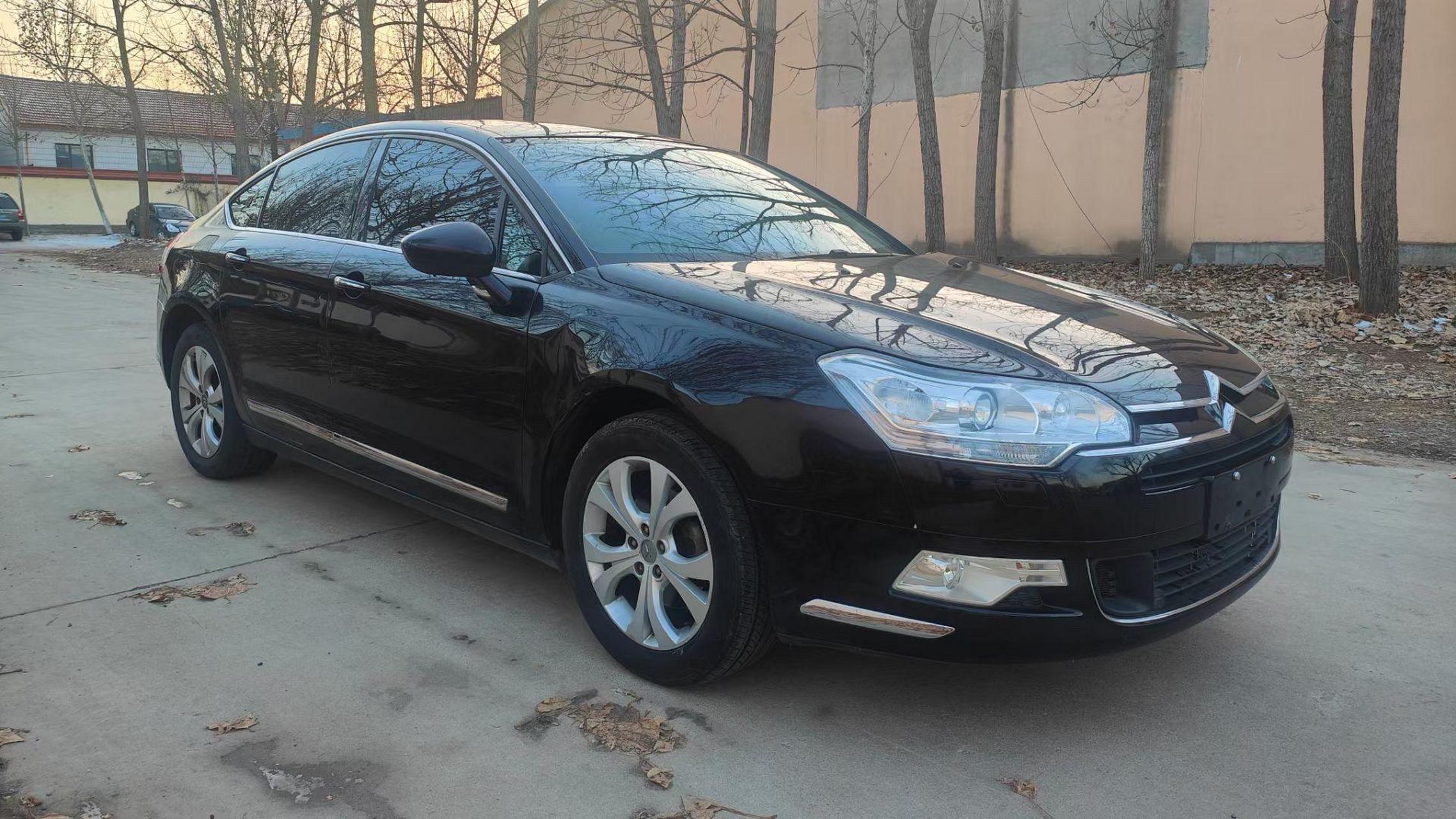 3自动挡最高配,车况原版  ,四件喷漆  电动记忆座椅 座椅加热 大屏