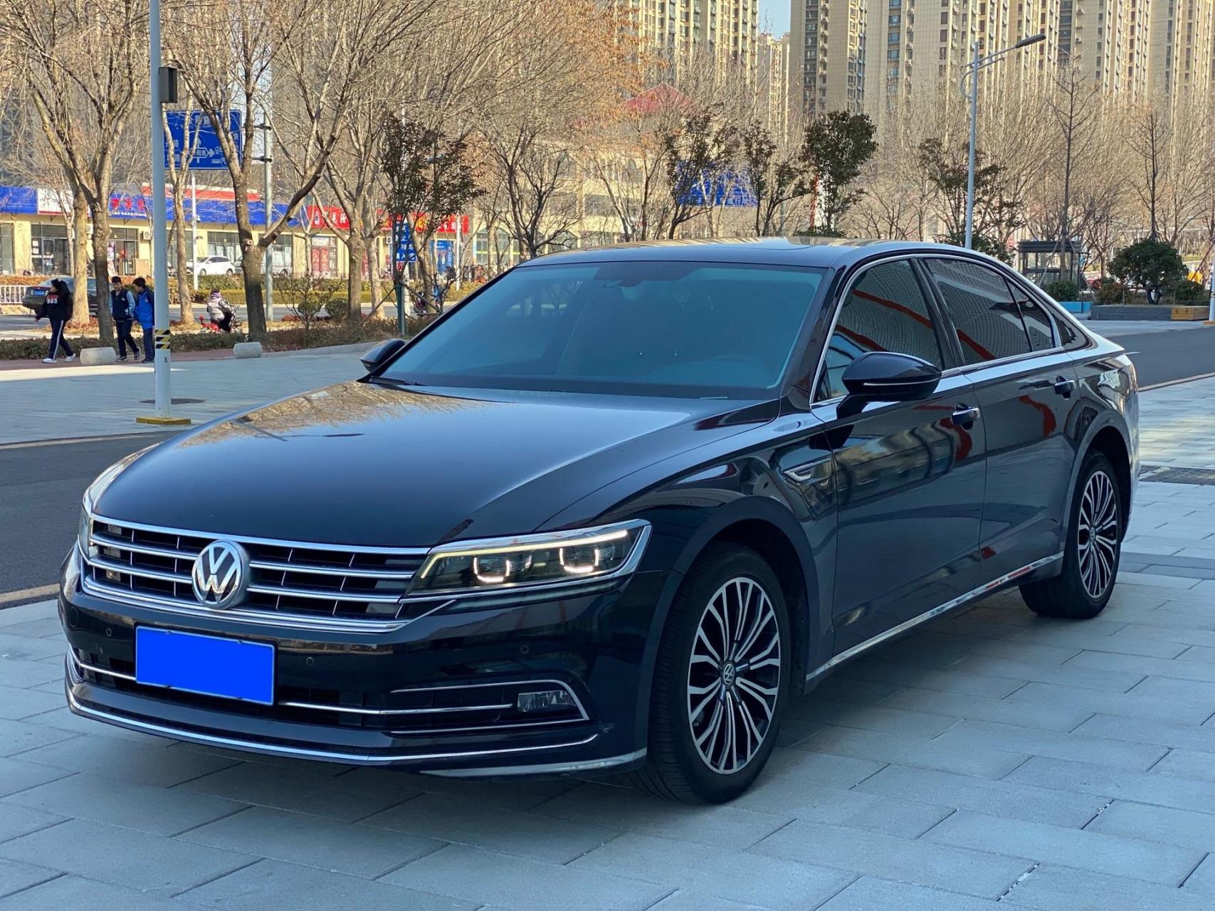 新到18款大众辉昂380商务版 17年底上牌 指导价34万那款 个人一手车