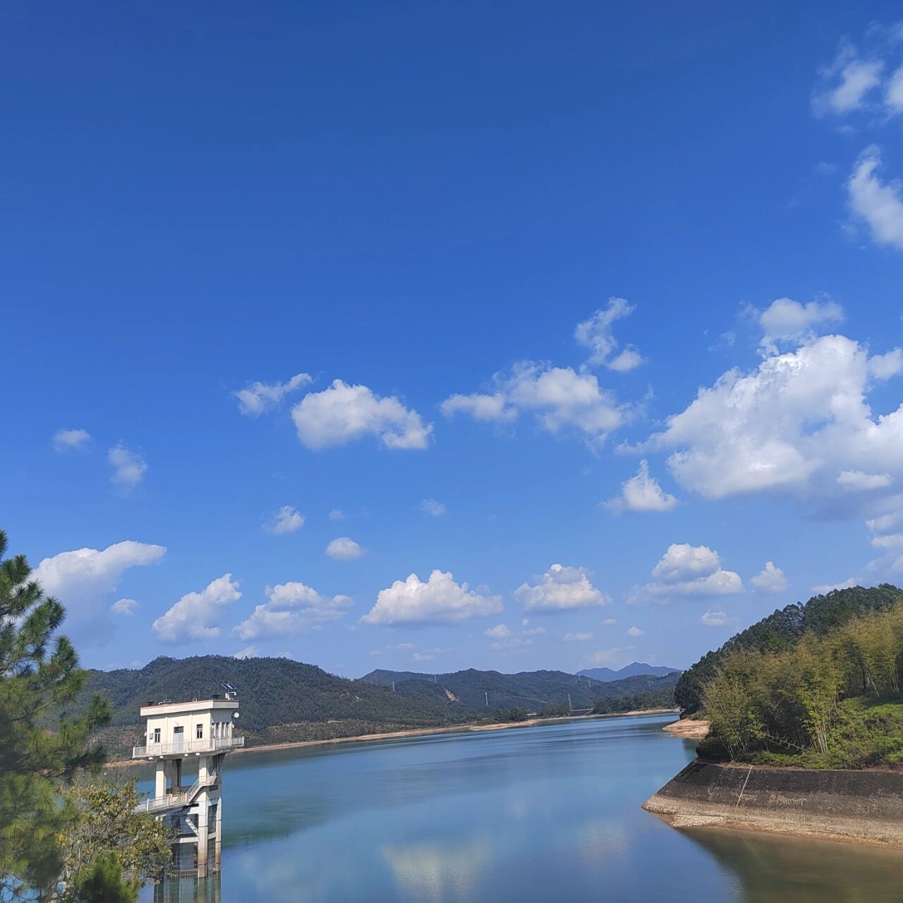 水库的风景,让心情归于一种宁静平和