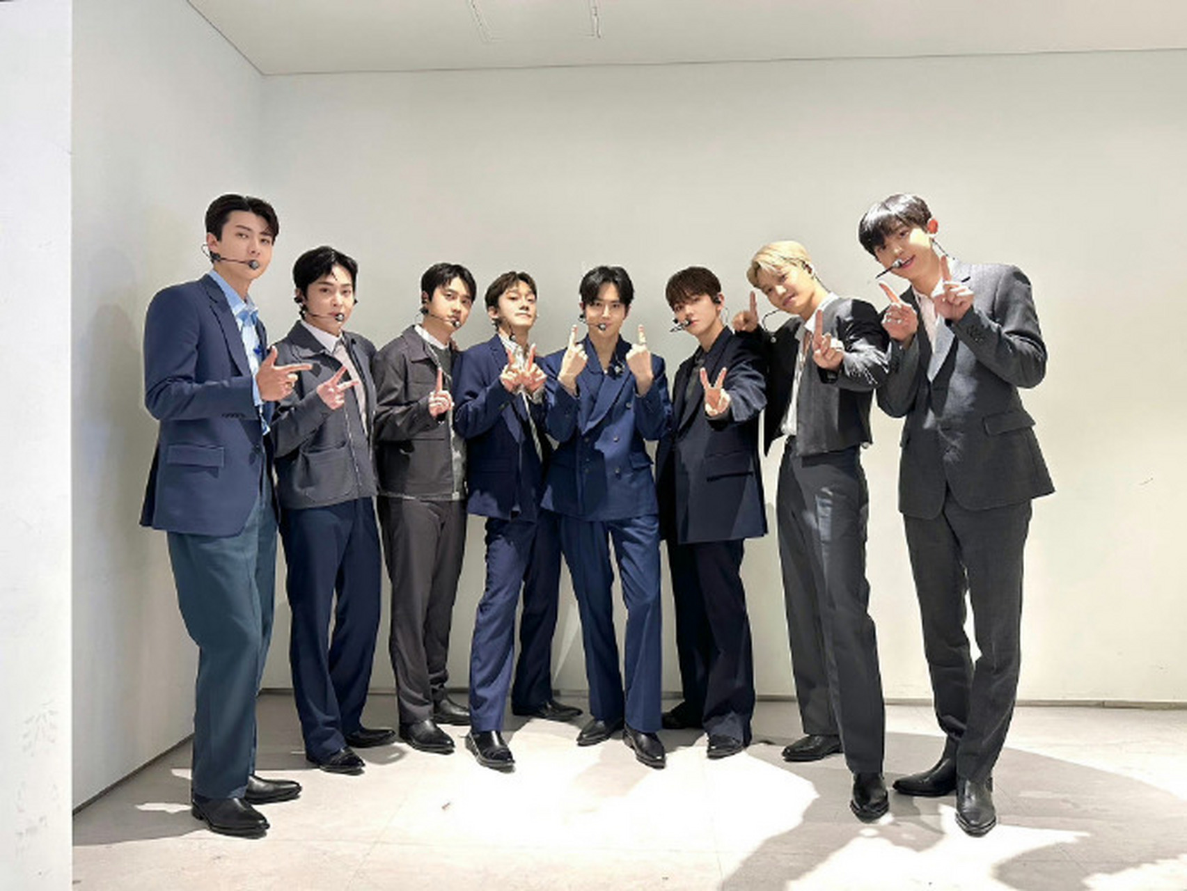 同一天两大团体出击,exo正规七辑vs. zb1出道专,你更期待谁?04