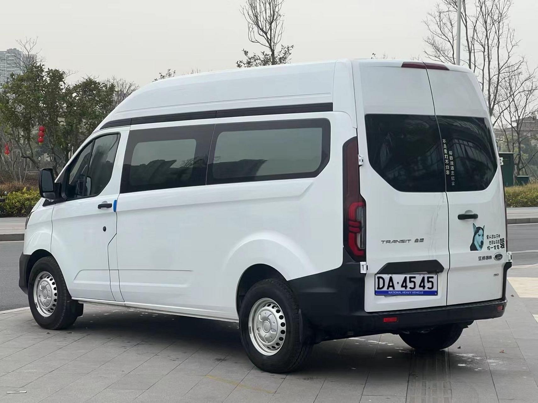 七座mpv推荐 23年福特全顺中轴中顶柴油自动档6座,新车落地20多万,多