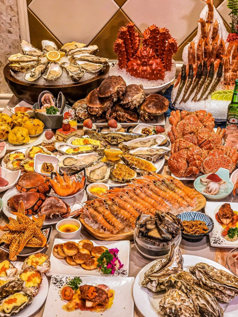 天天都在排队6015新年海鲜自助大餐只要369r 年底又到了各种聚餐