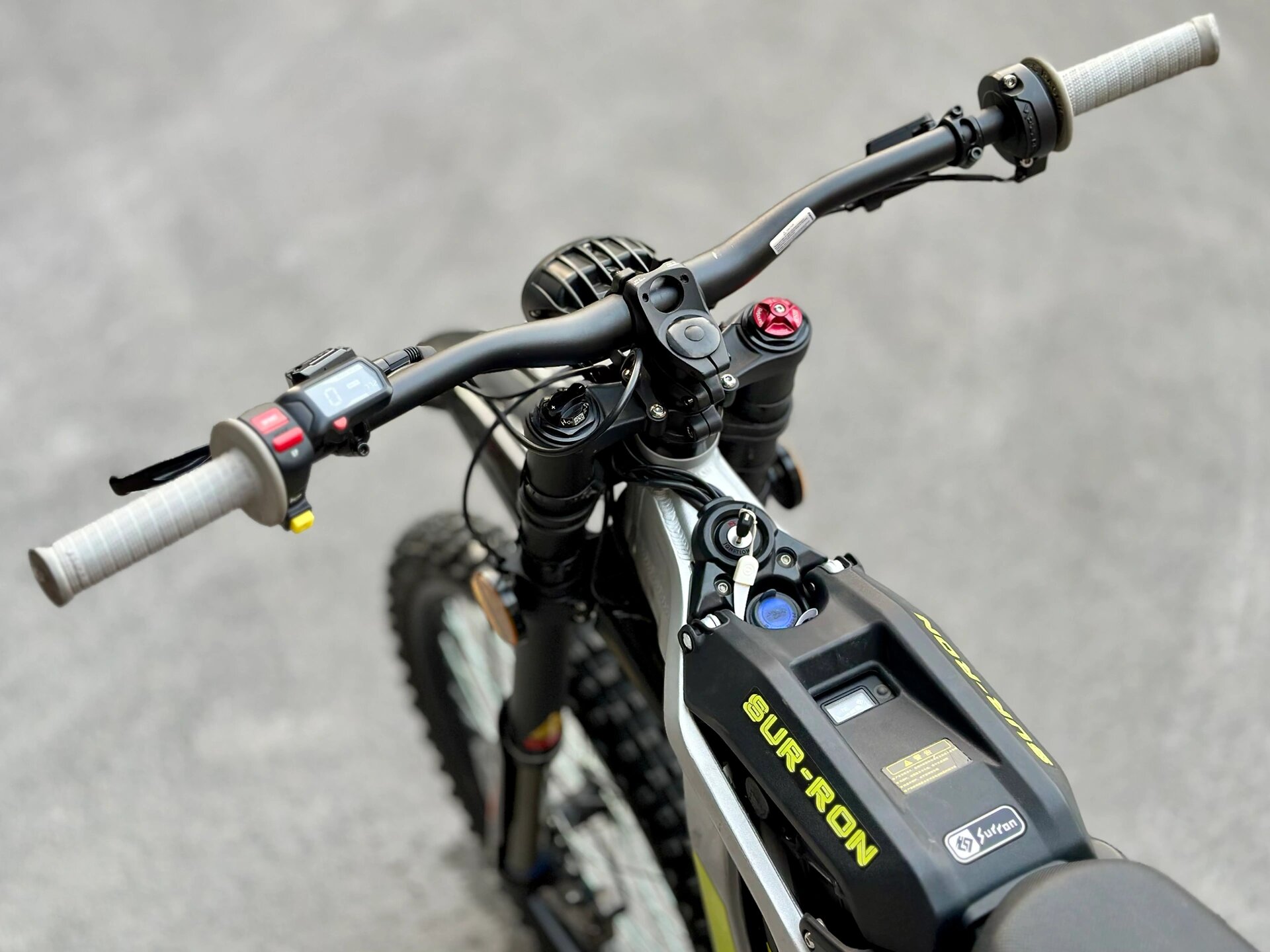 虬龙surron轻蜂x 准新车 已出售 60v场地版 越野电动车 配双电 60v35a