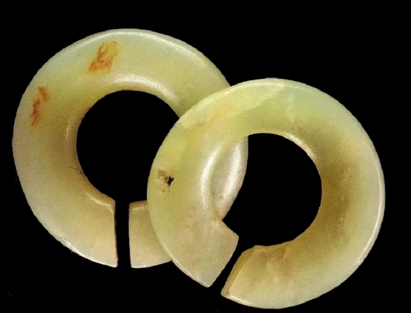 兴隆洼文化玉玦,8000年前的精灵,文明的初始