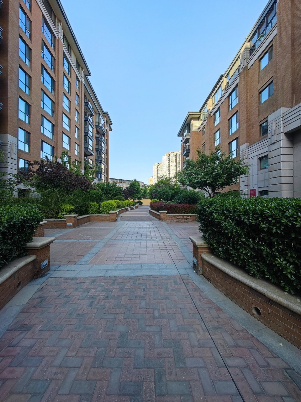 丽都水岸二期6层洋房,344平的世外桃源体验 丽都水岸二期一共3栋楼,两