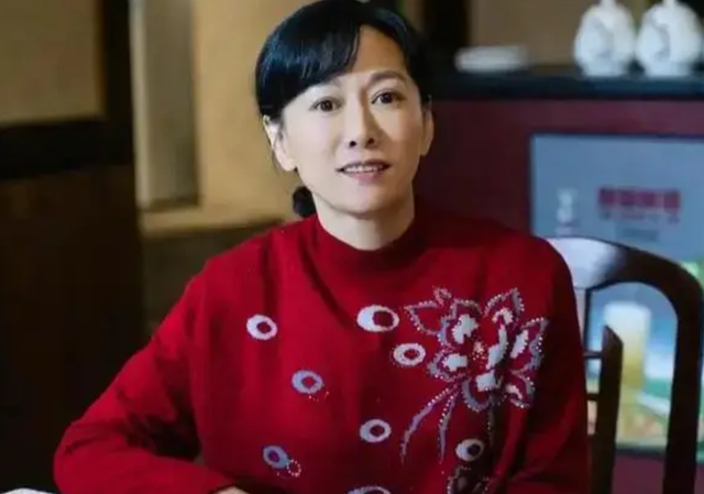 齐襄,这位在娱乐圈默默耕耘了24年的女演员,终于凭借《北上》中的出色