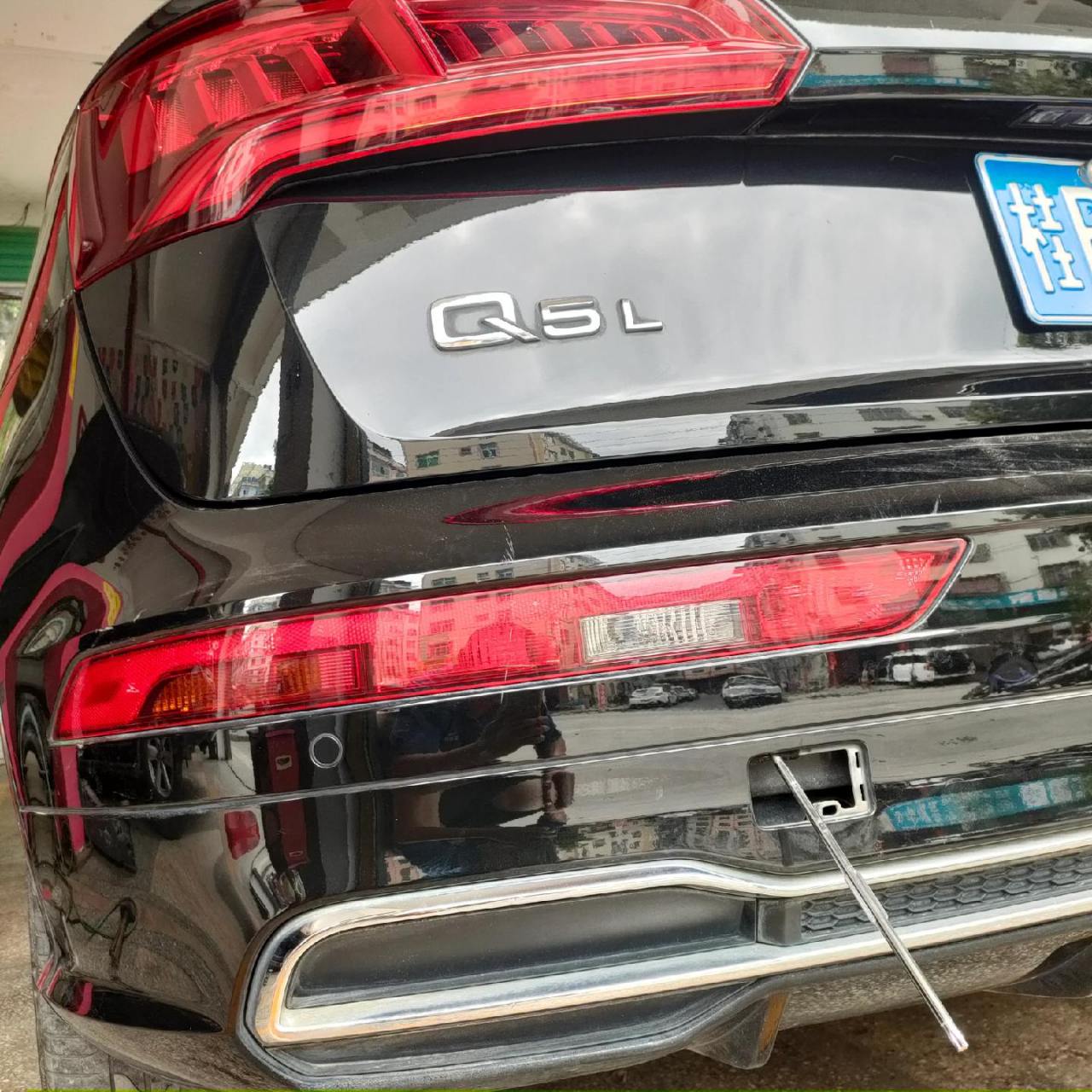 奥迪q5拆后杠灯,专业工具搞定 千万别去拆杠啊,专业的事交给专业的人