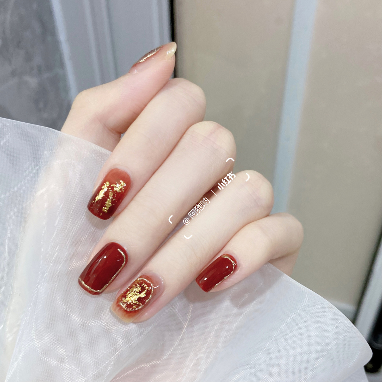 焦糖枫叶红06气质金箔新年开运美甲 敲贵气的焦糖枫叶红,真滴吼吼看