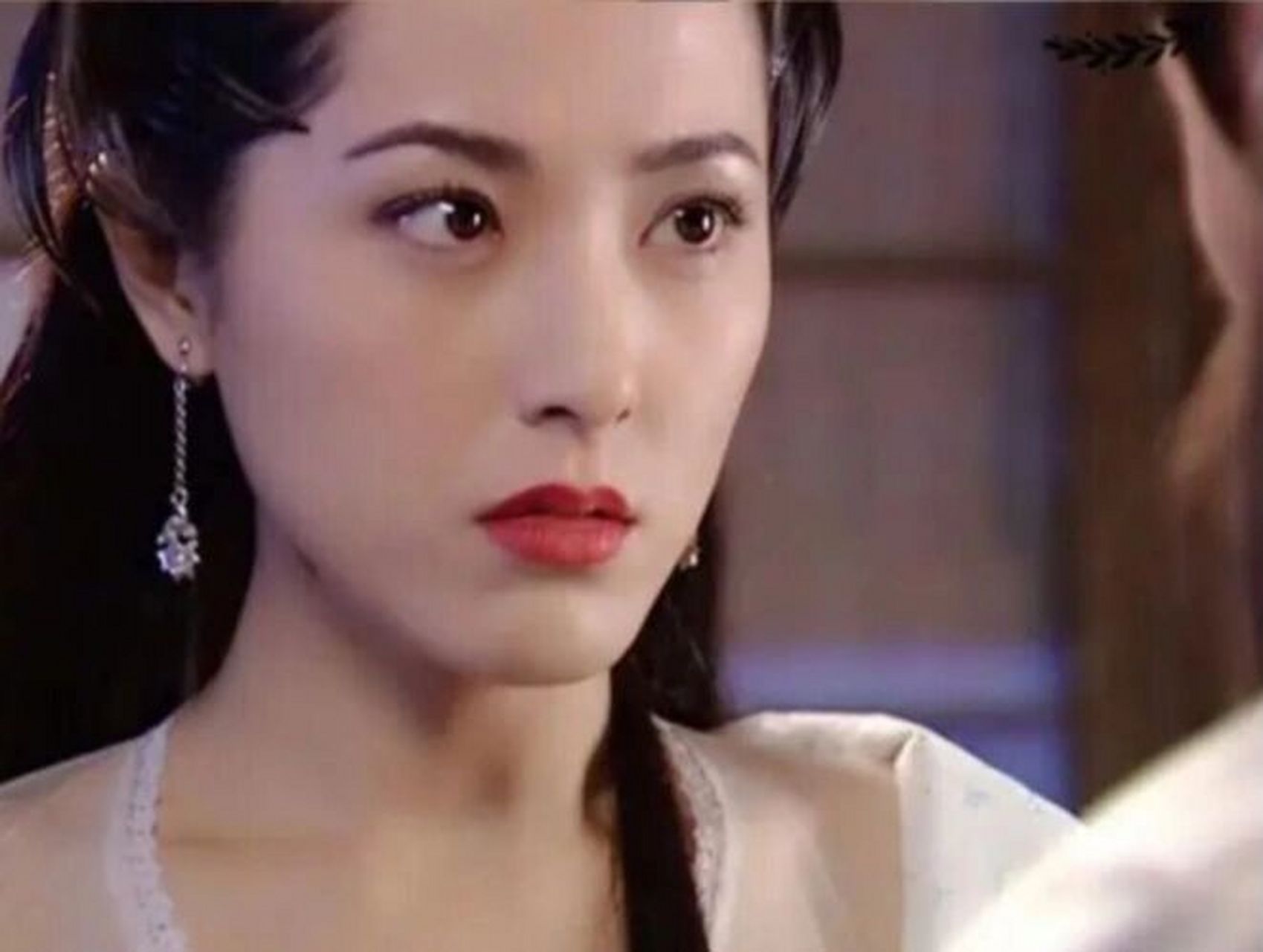 年轻时的曾黎才真美貌绝伦,令人惊艳啊 这么美的阿母,怎么可能会讨厌