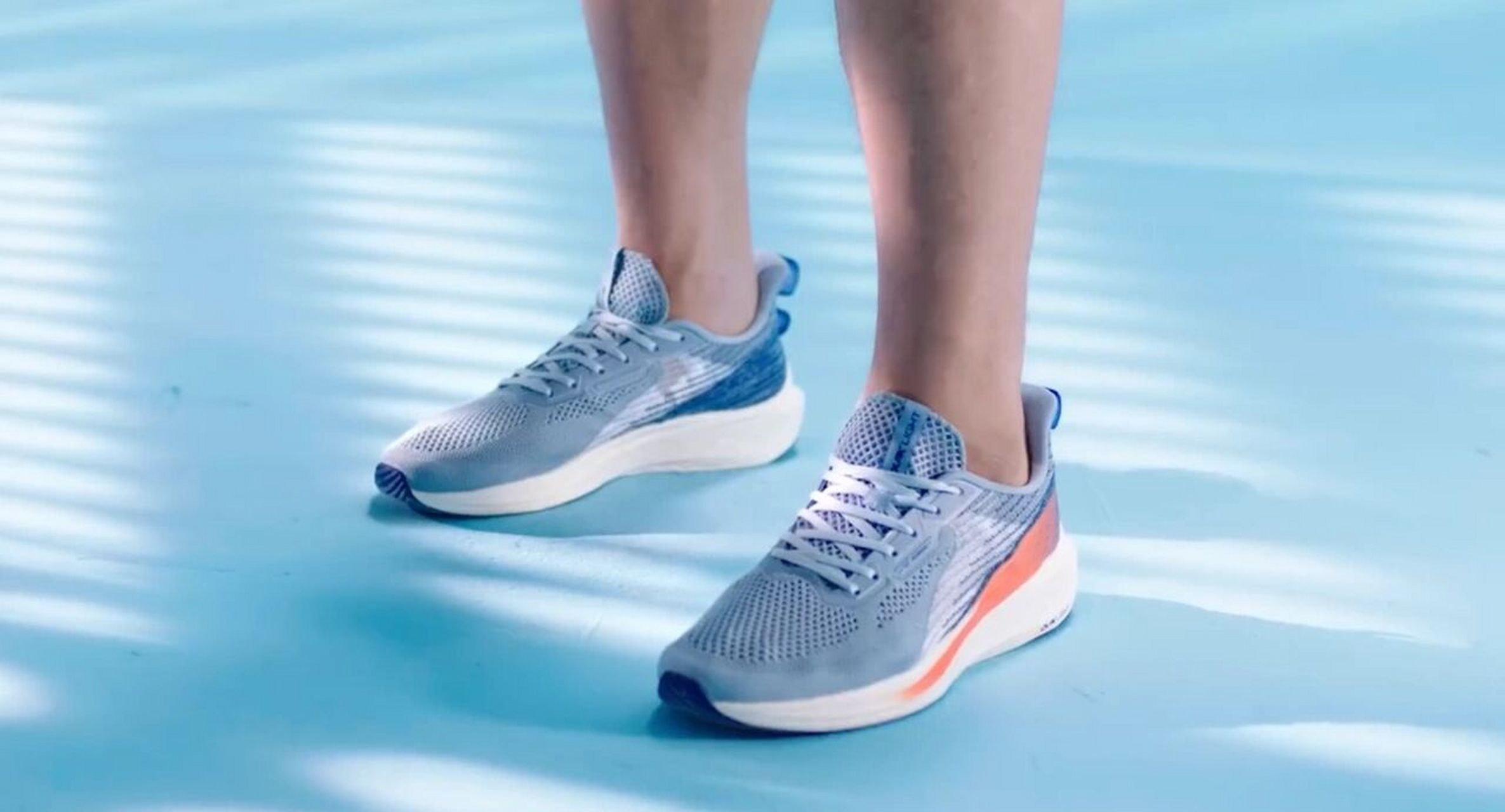 下 361° 78飞鱼 189元 361°旗下的轻质训练鞋,非常适合夏日训练