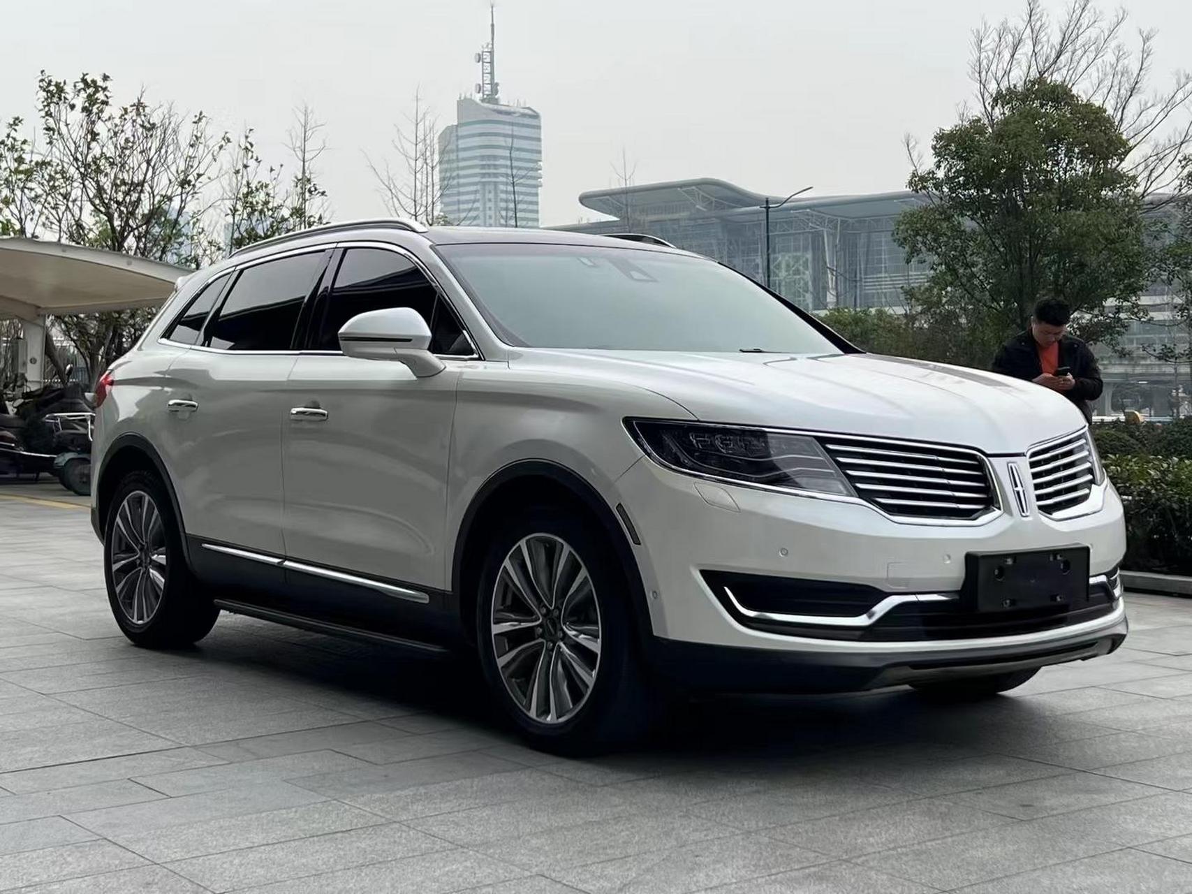 林肯mkx2.7t报价图片