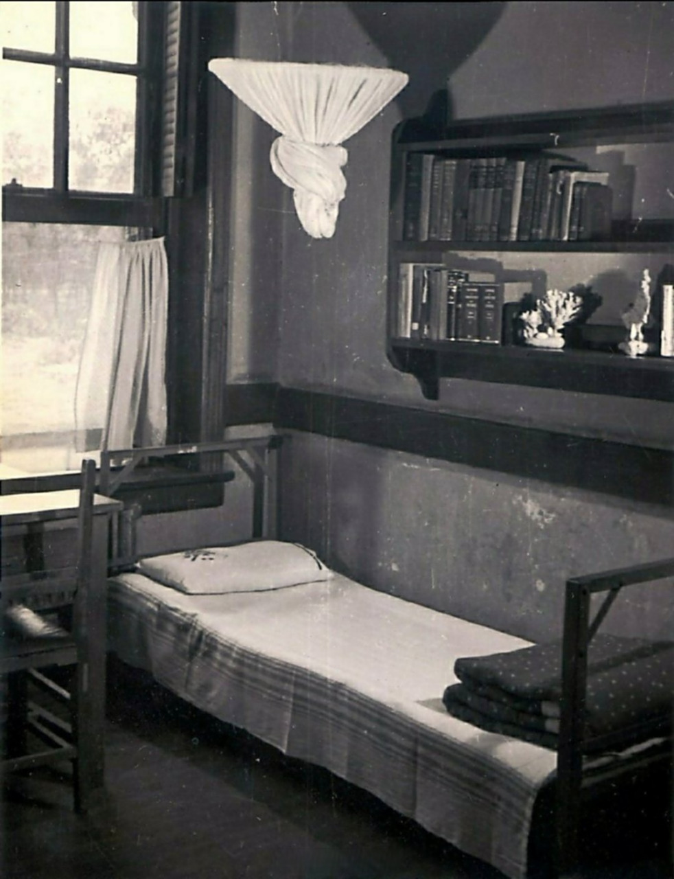 民国时期,金陵大学的女生宿舍.